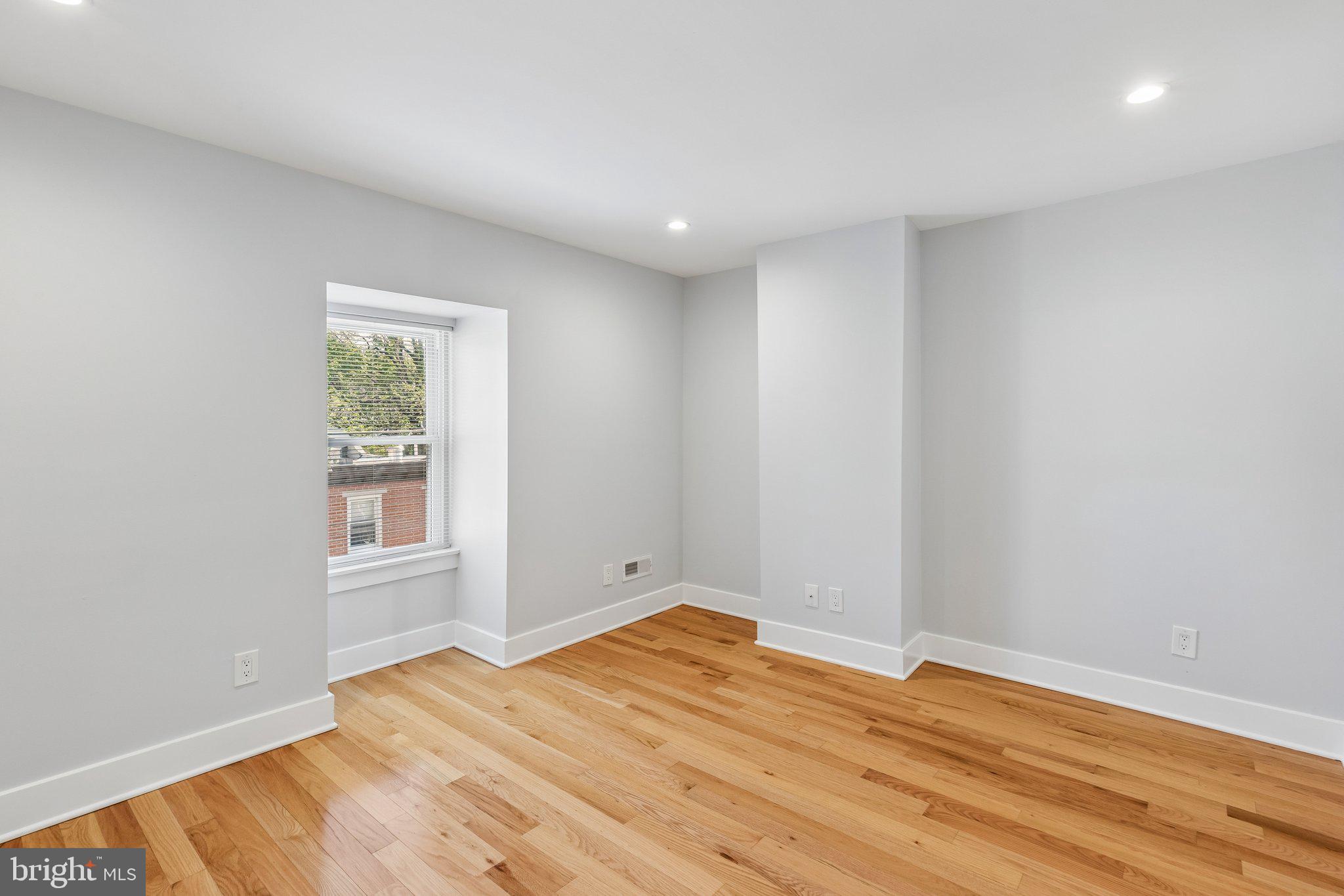 MANTUA - Residential