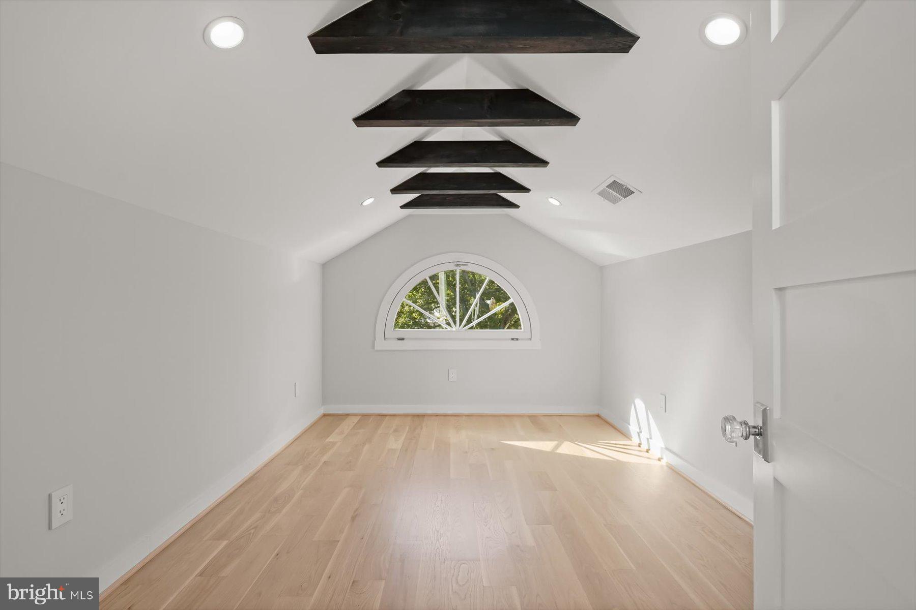 CLEVELAND PARK - Residential