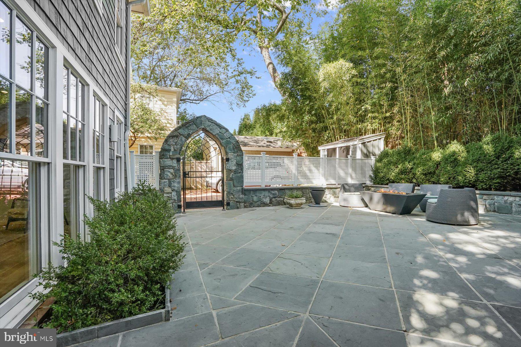 CLEVELAND PARK - Residential