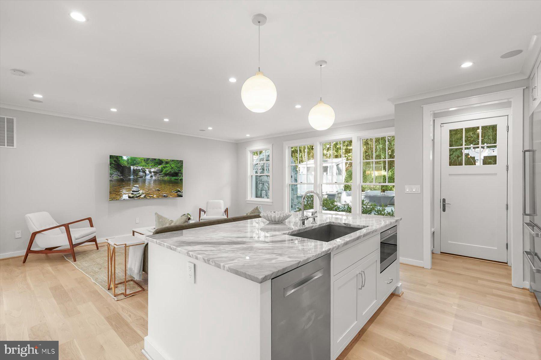 CLEVELAND PARK - Residential