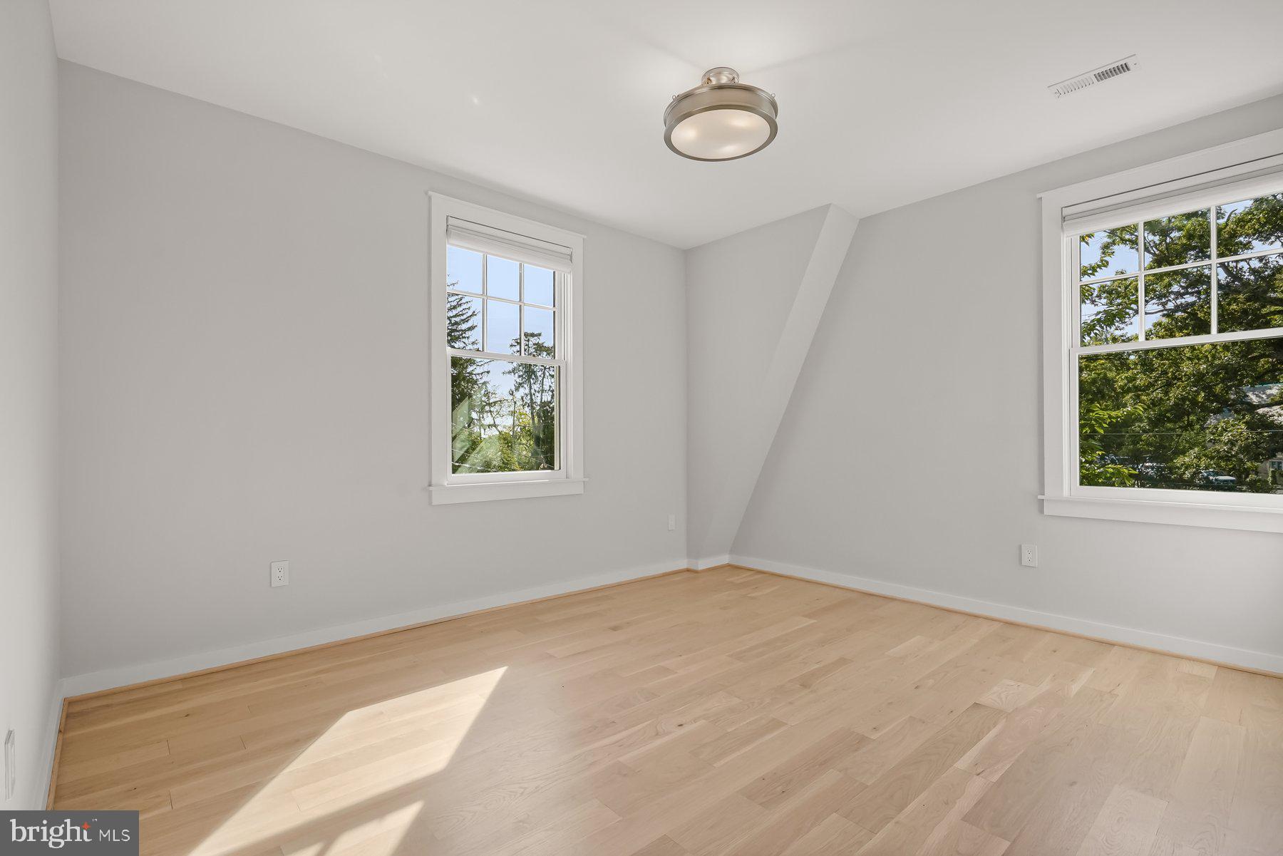 CLEVELAND PARK - Residential