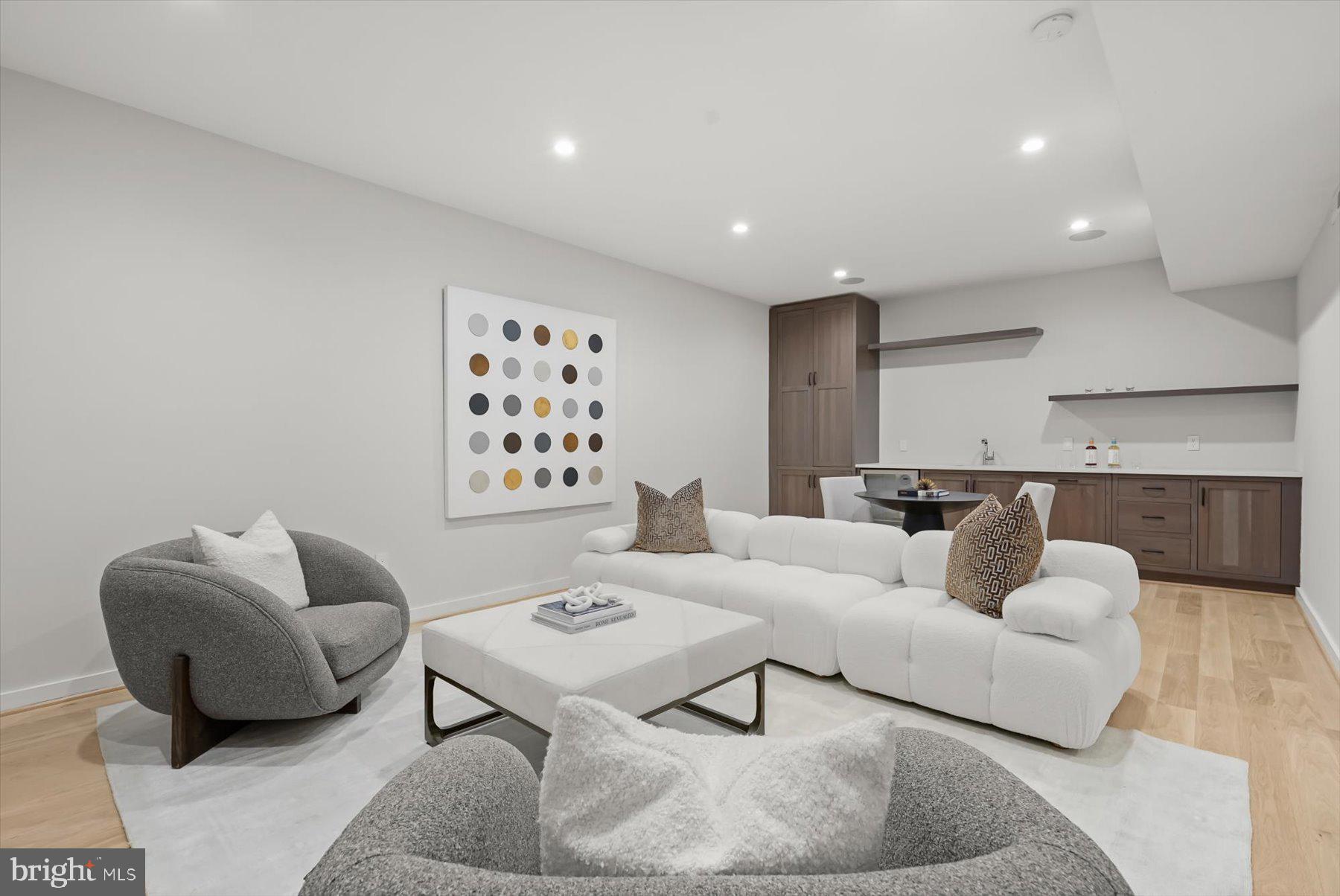 CLEVELAND PARK - Residential