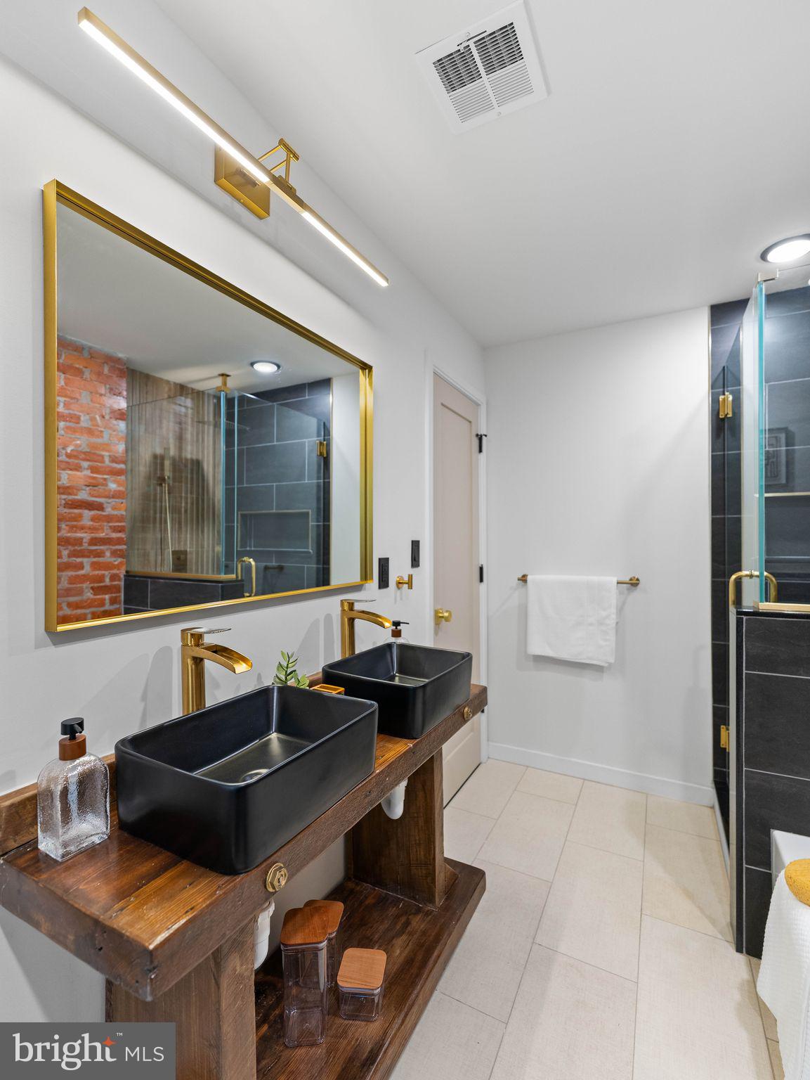 WEST PASSYUNK - Residential