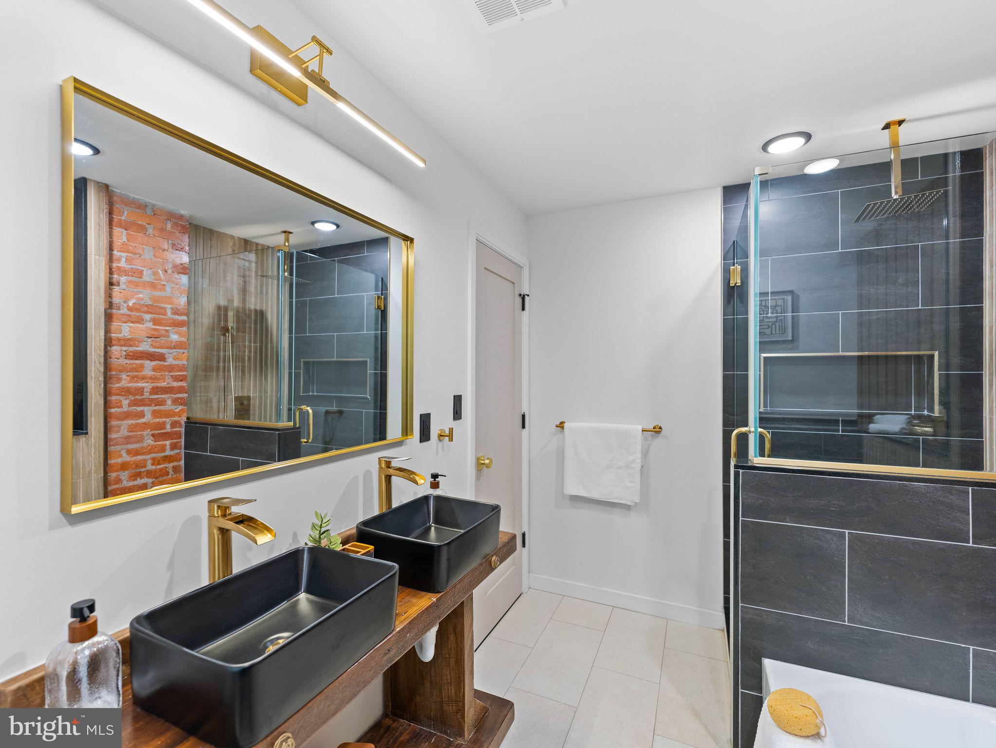 WEST PASSYUNK - Residential