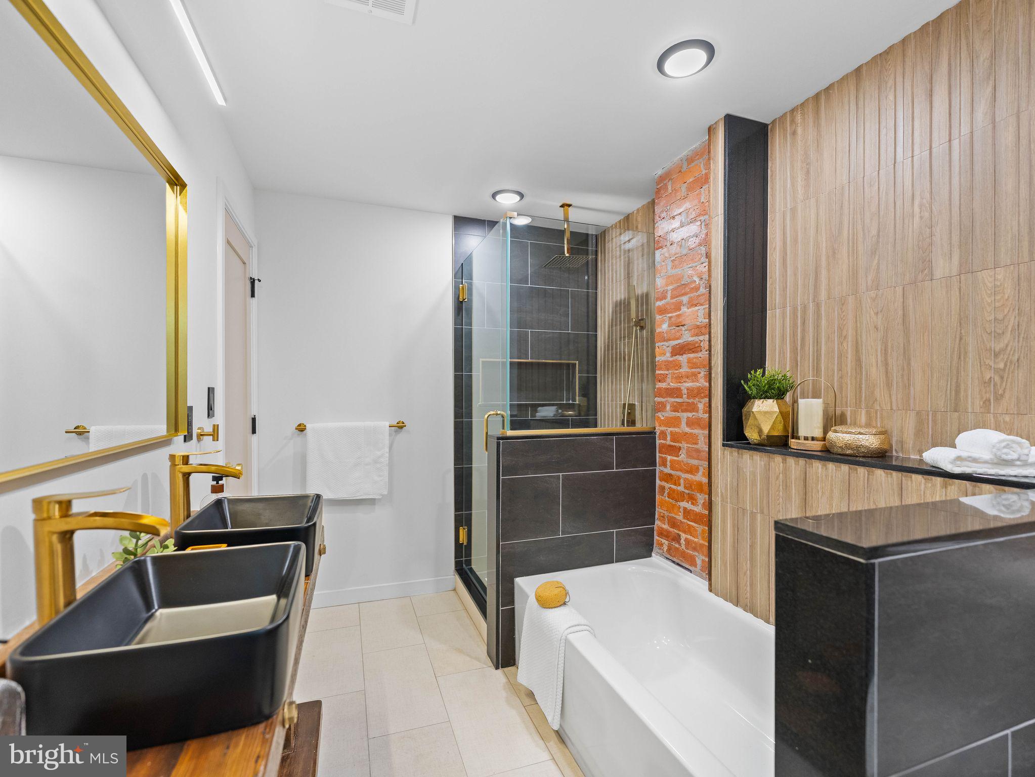 WEST PASSYUNK - Residential