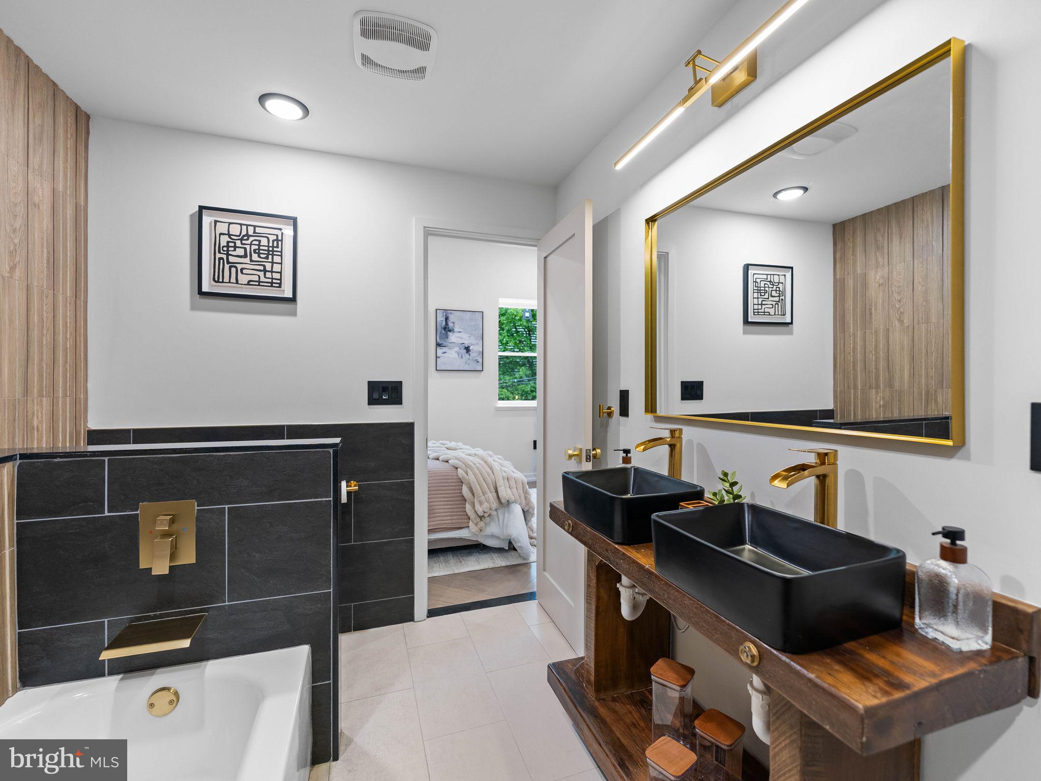 WEST PASSYUNK - Residential