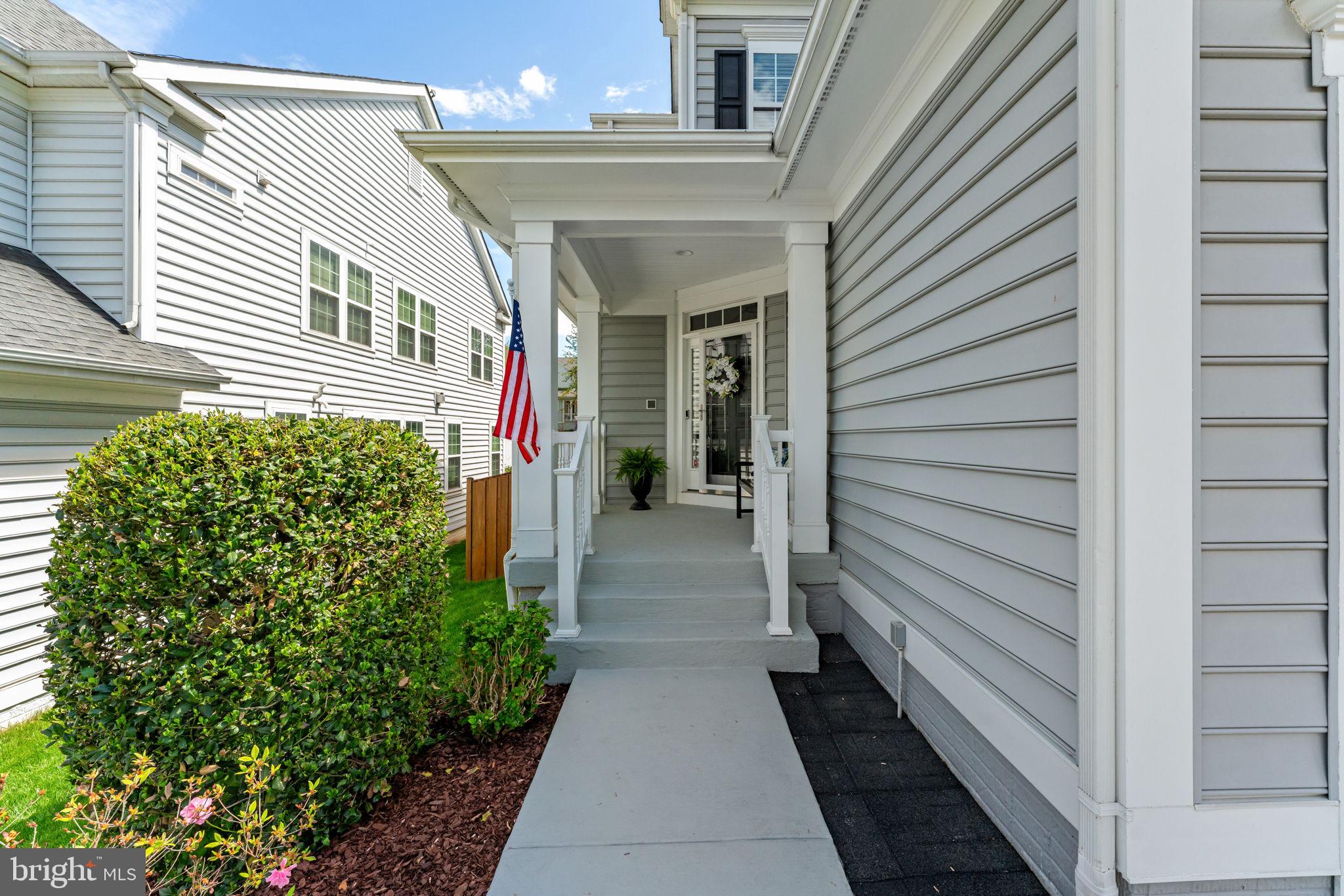 9805 AMSTERDAM STREET