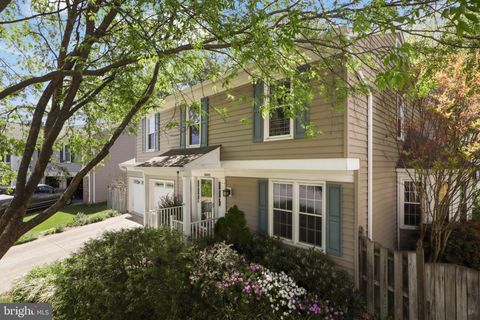 1602 BLACKSMITH LANE HERNDON VA 20170