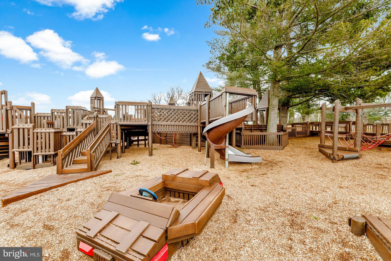 AFTON CHASE - Residential