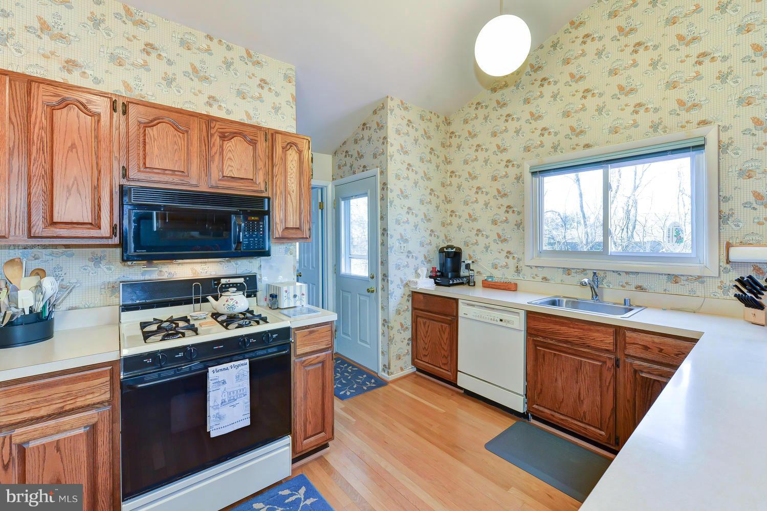 DUNN LORING WOODS - Residential