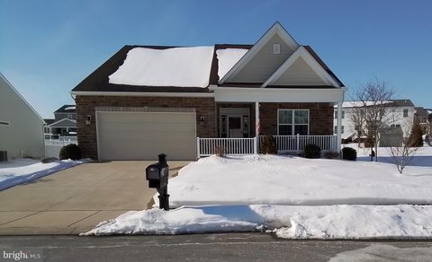 16 DANBURY COURT READING PA 19605