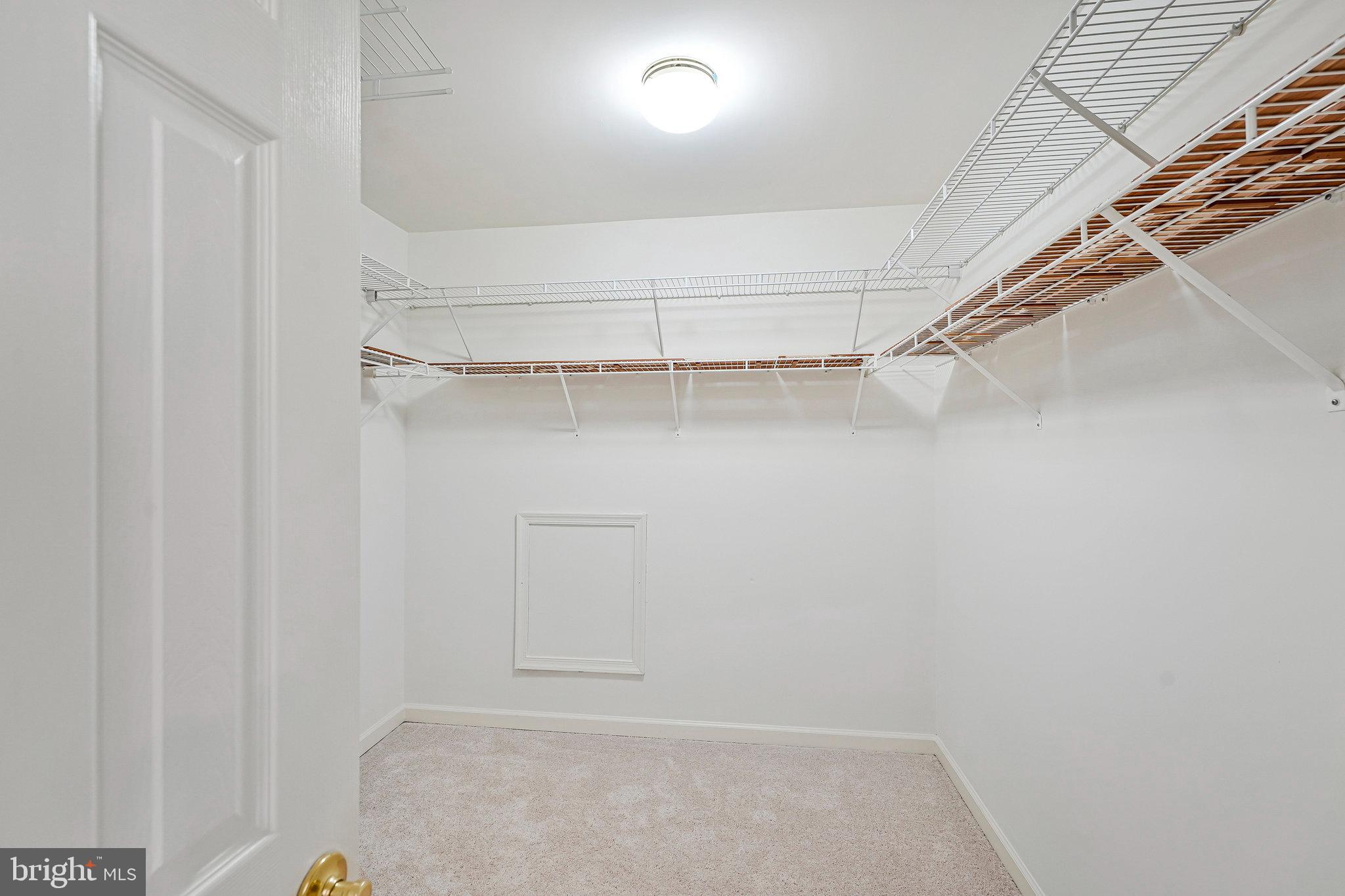 PALISADES POINTE - Residential