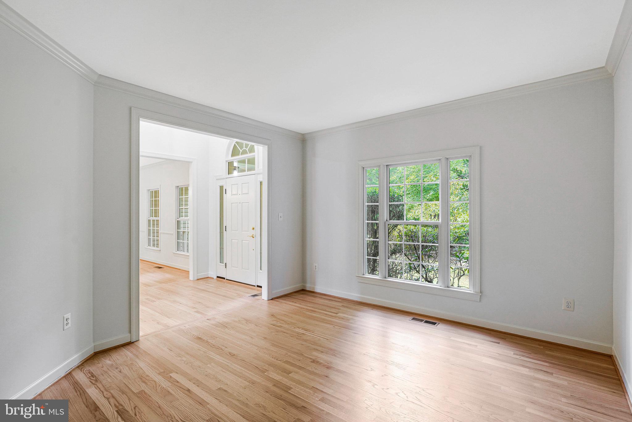 PALISADES POINTE - Residential