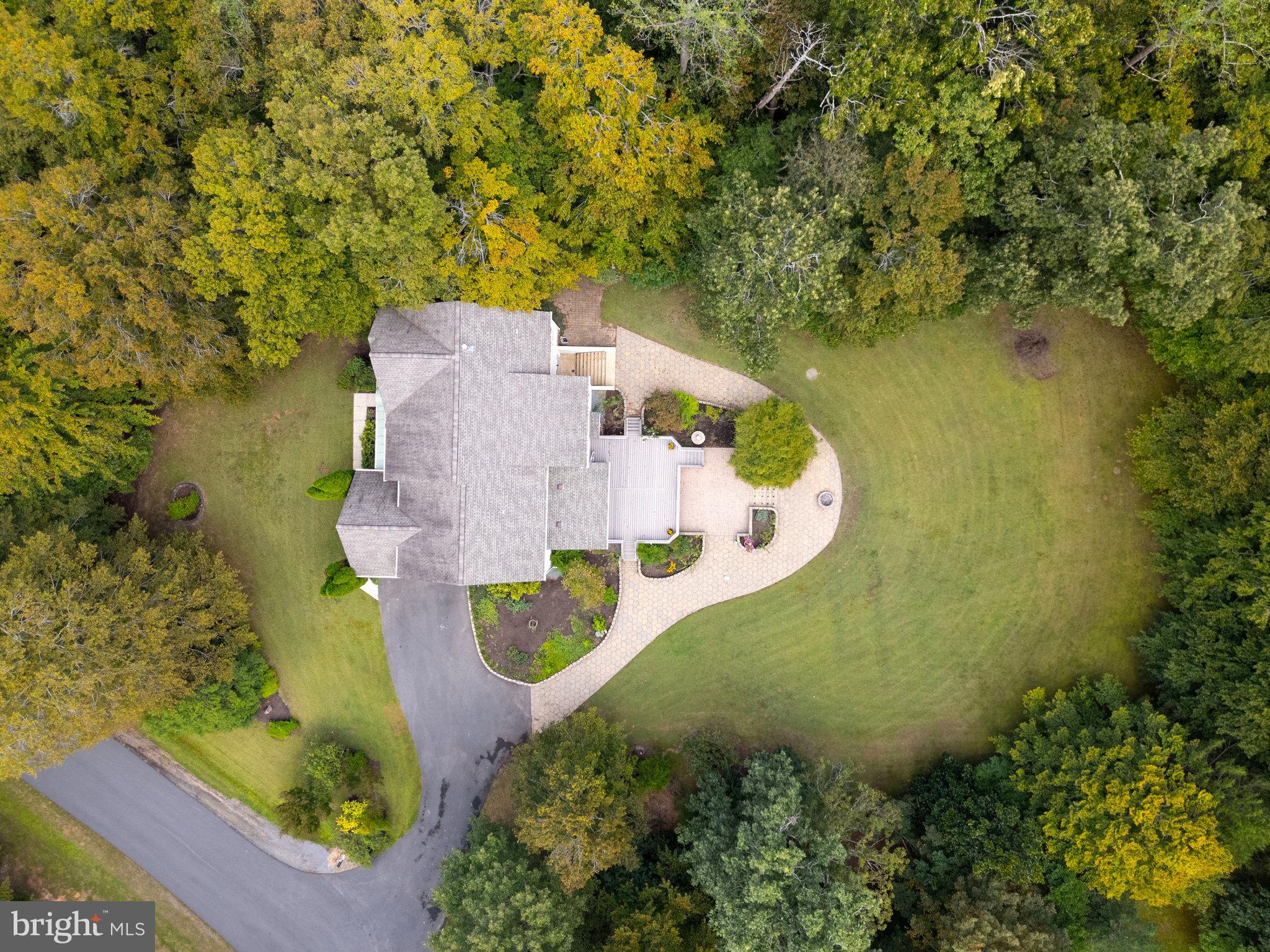 PALISADES POINTE - Residential