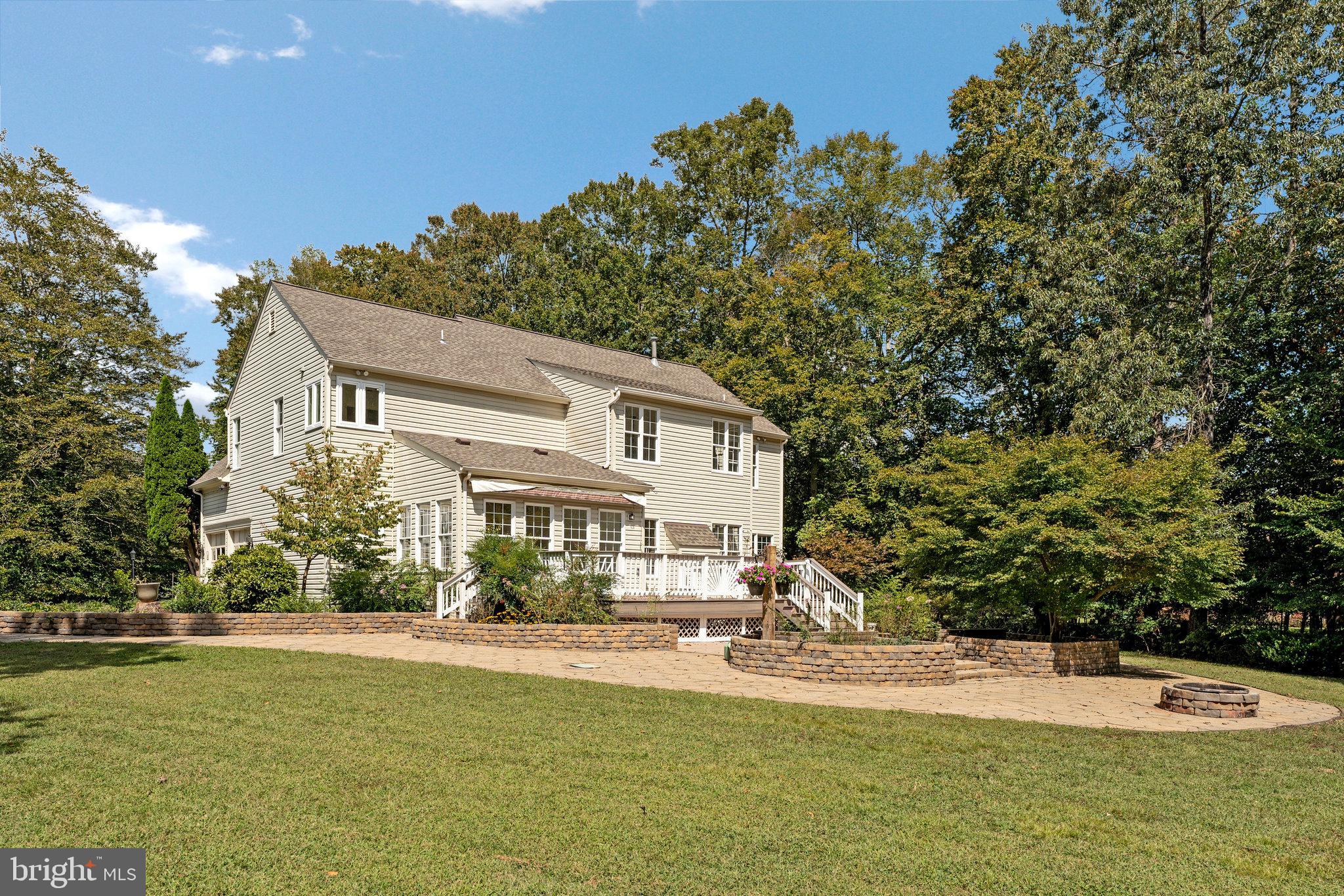 PALISADES POINTE - Residential