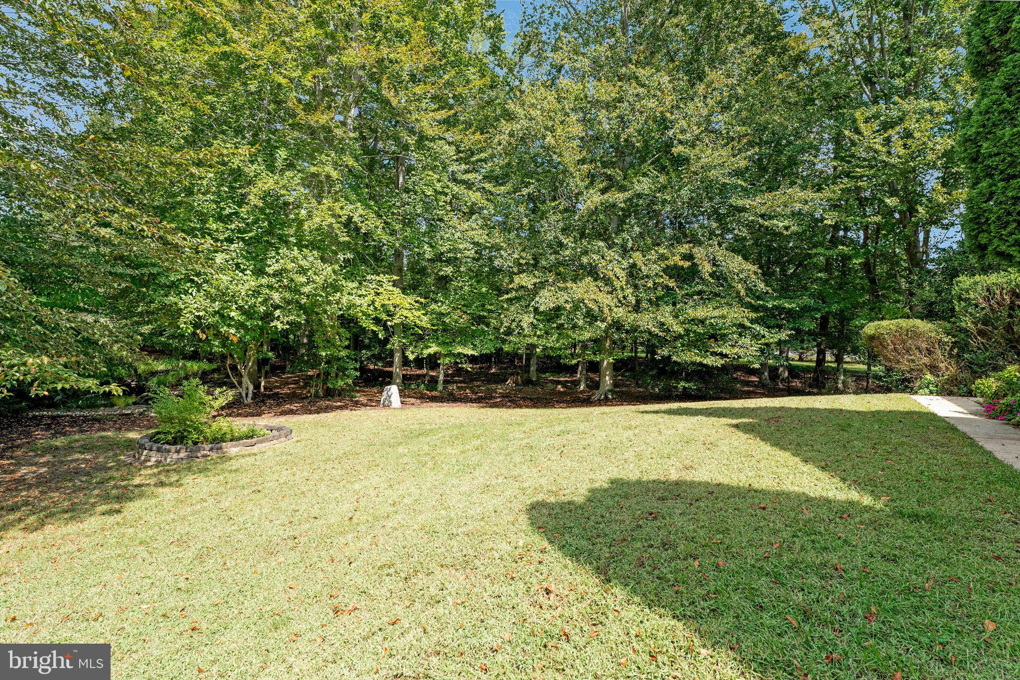 PALISADES POINTE - Residential