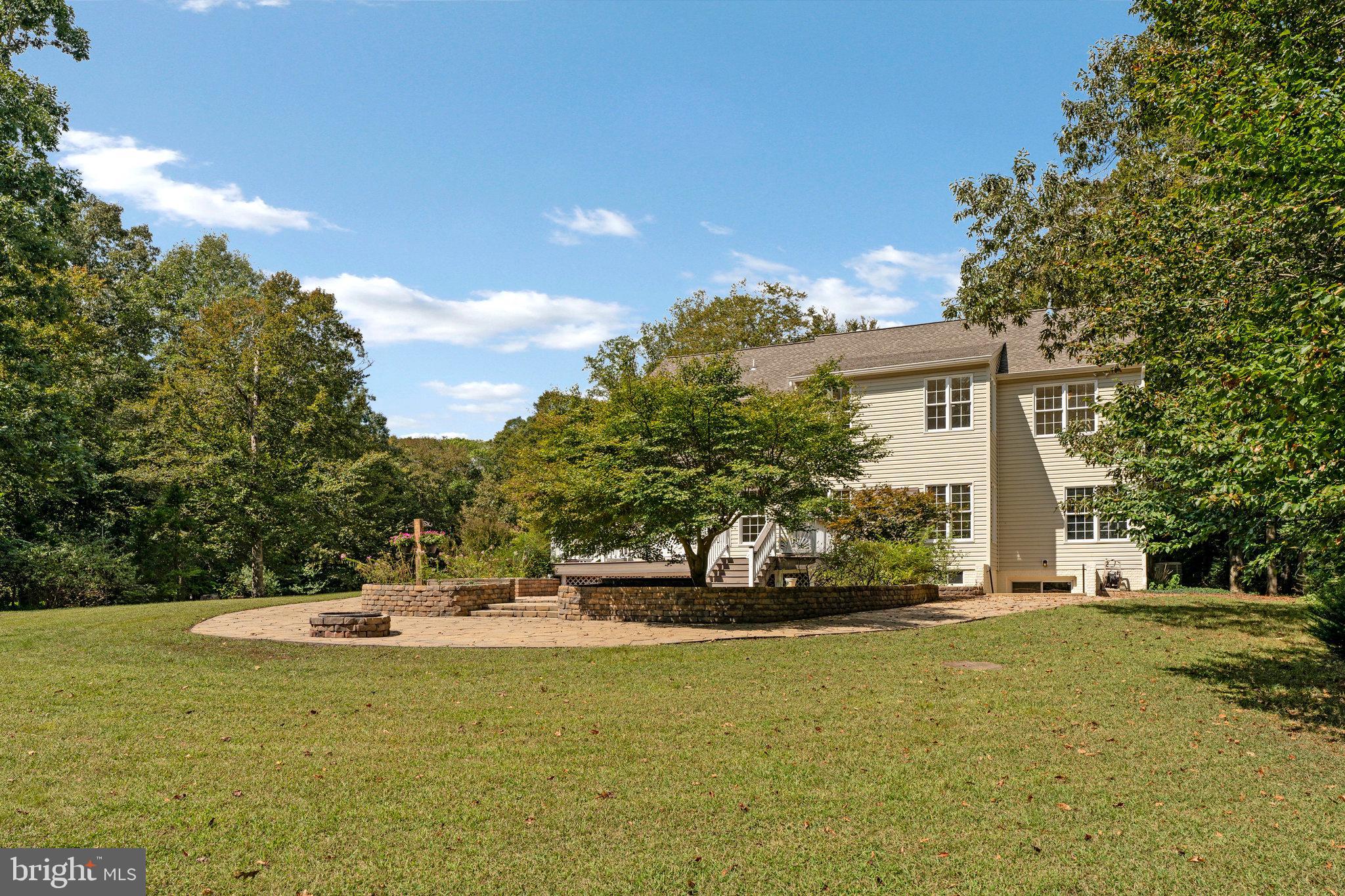 PALISADES POINTE - Residential