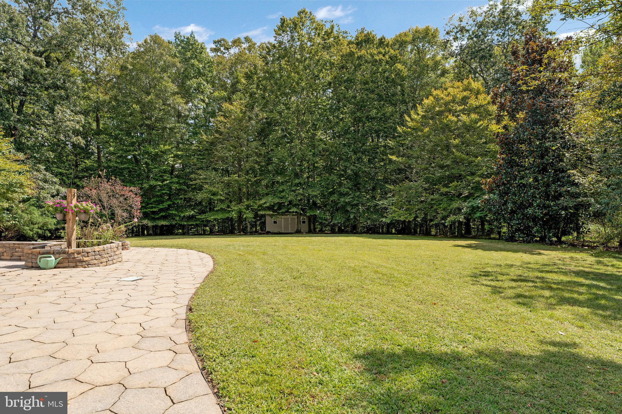 PALISADES POINTE - Residential