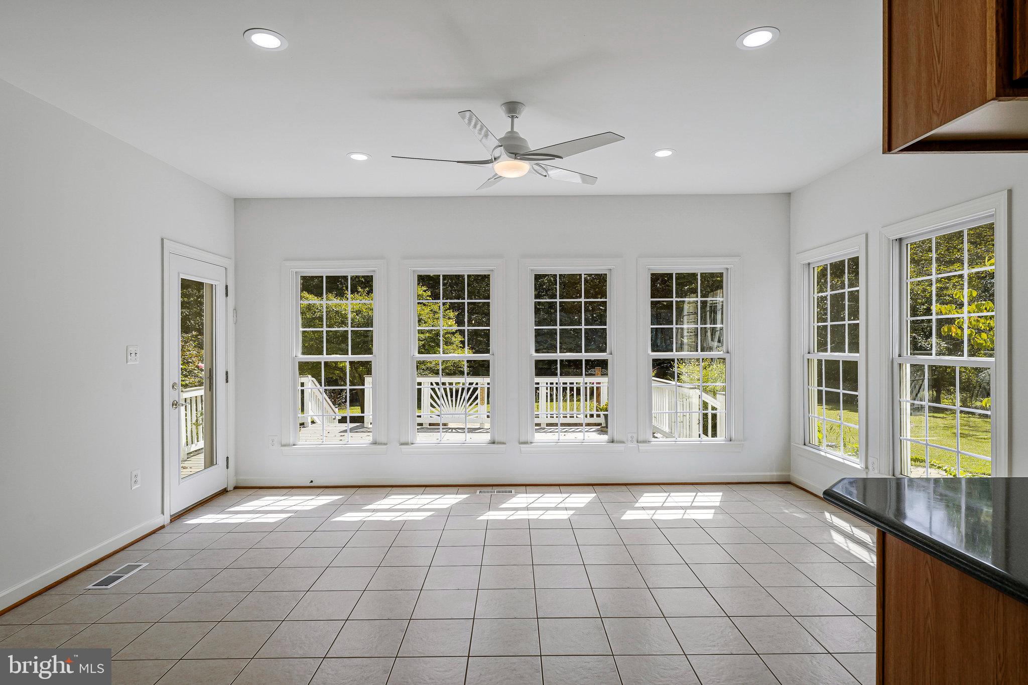 PALISADES POINTE - Residential