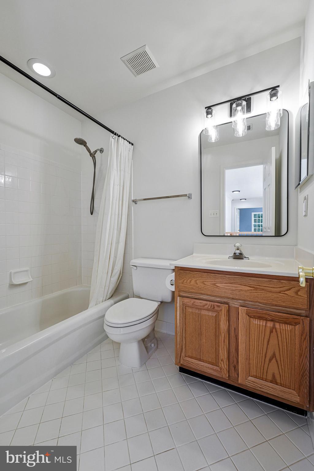 PALISADES POINTE - Residential