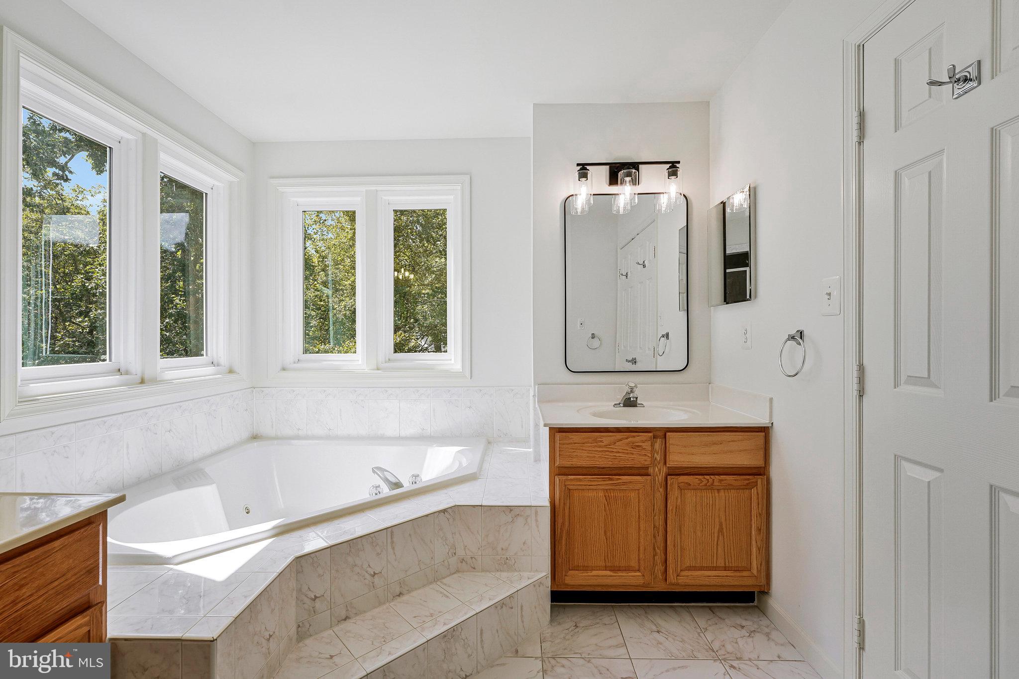 PALISADES POINTE - Residential