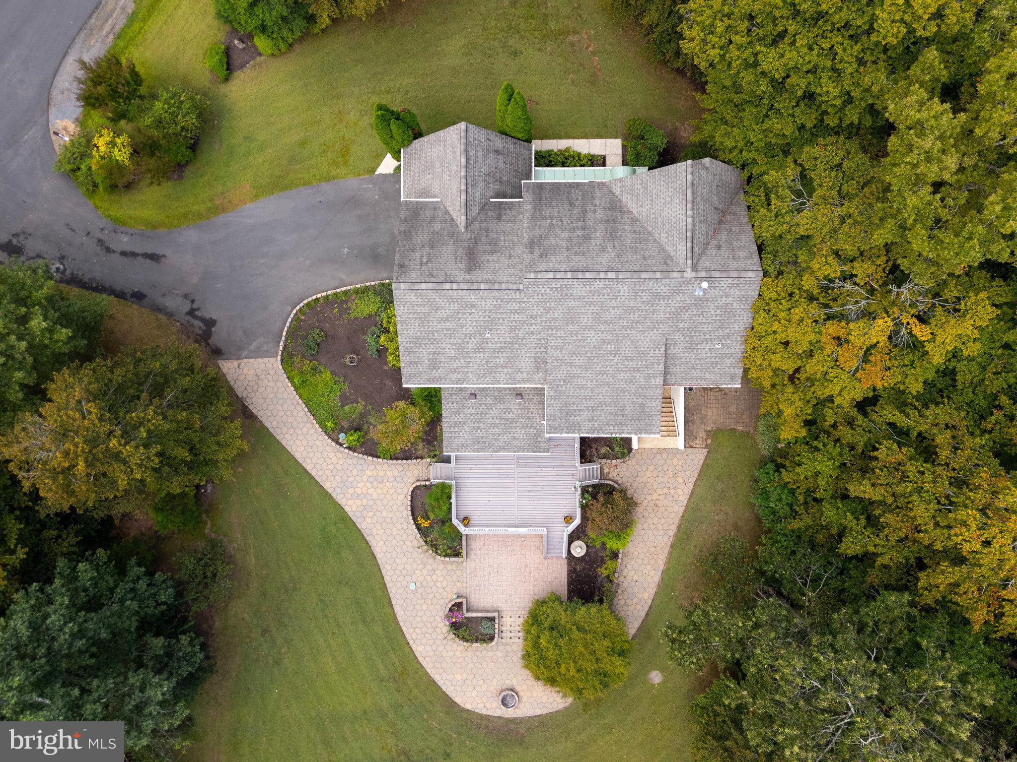 PALISADES POINTE - Residential