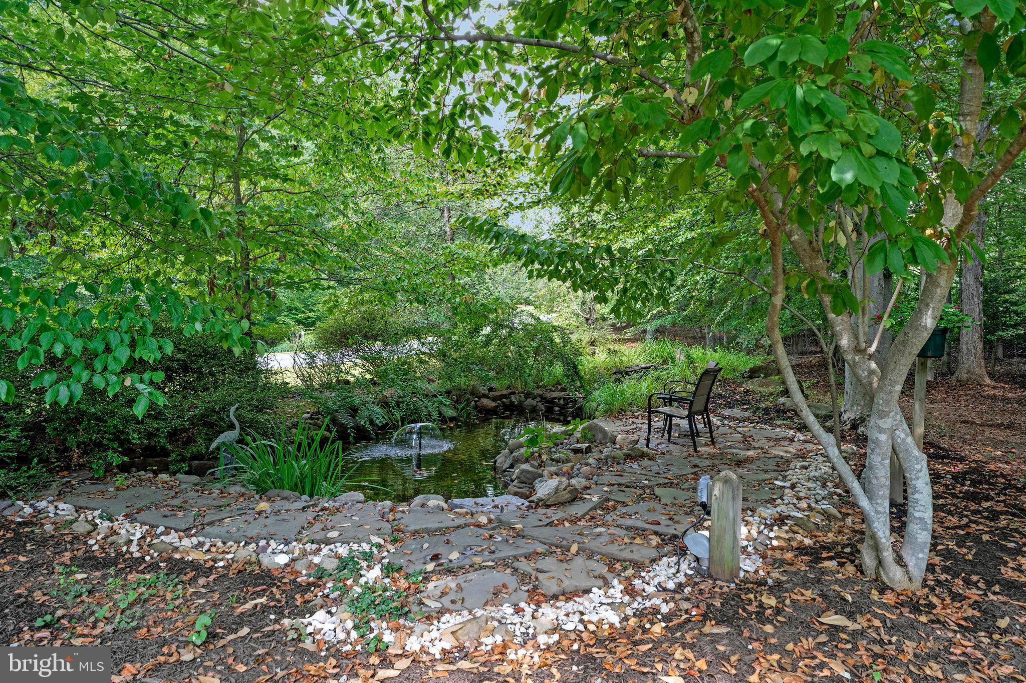 PALISADES POINTE - Residential