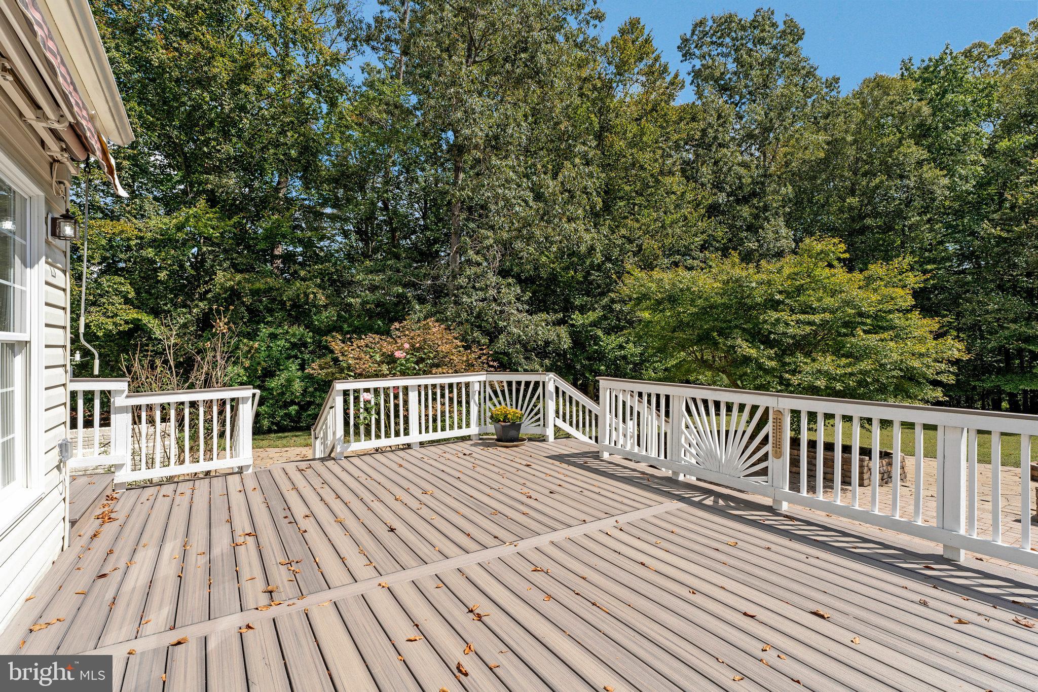 PALISADES POINTE - Residential