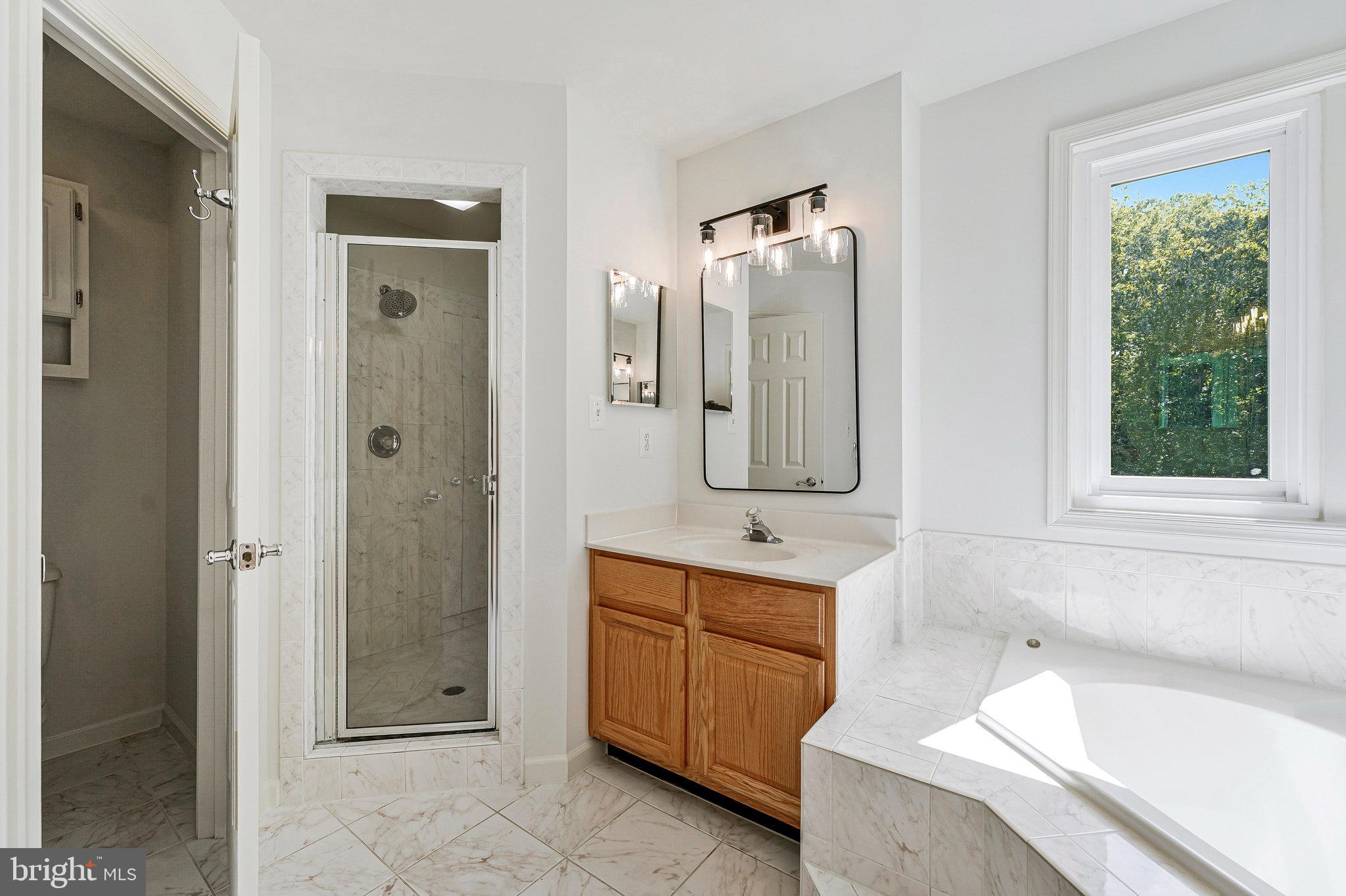 PALISADES POINTE - Residential