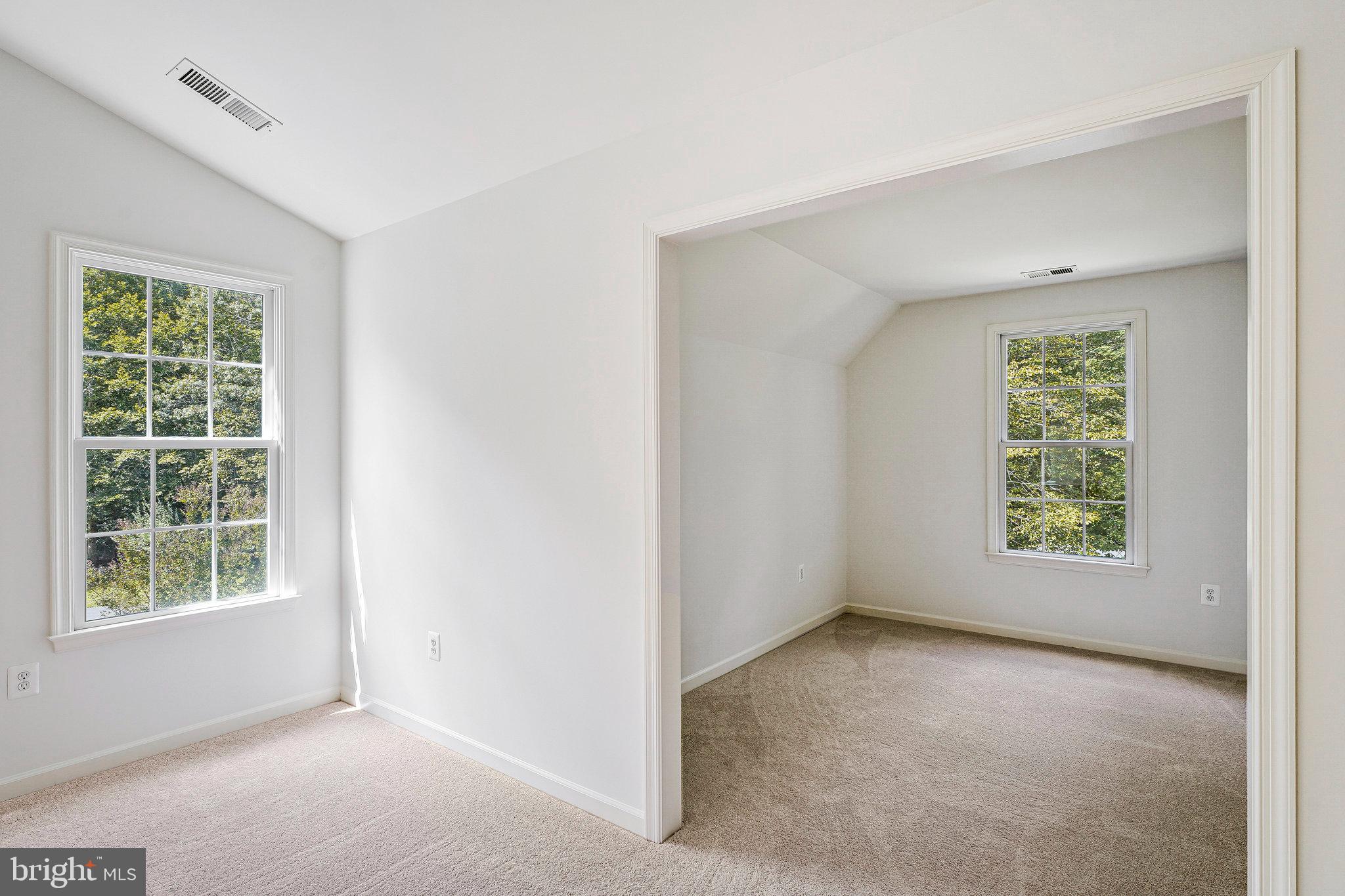 PALISADES POINTE - Residential