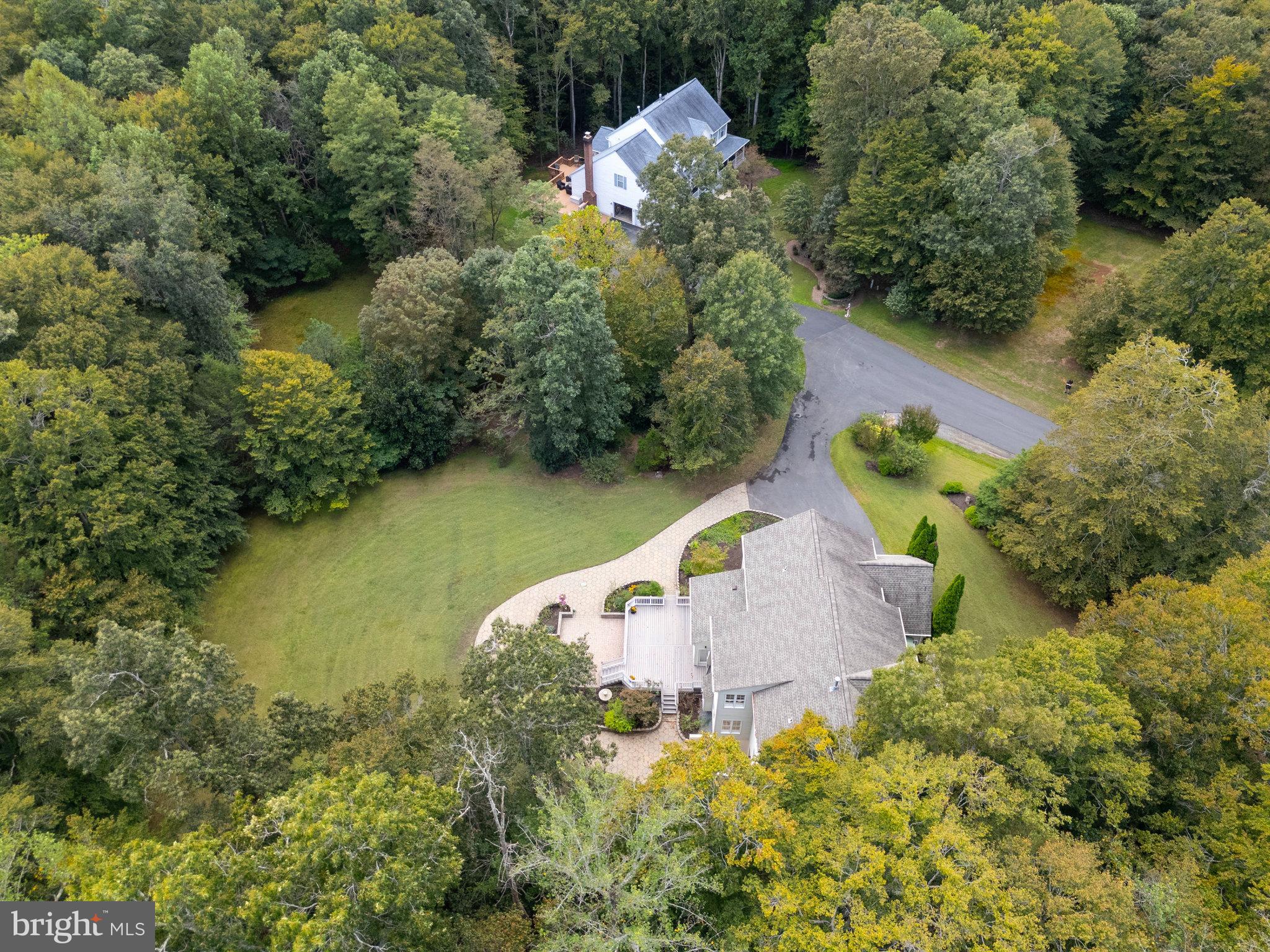 PALISADES POINTE - Residential