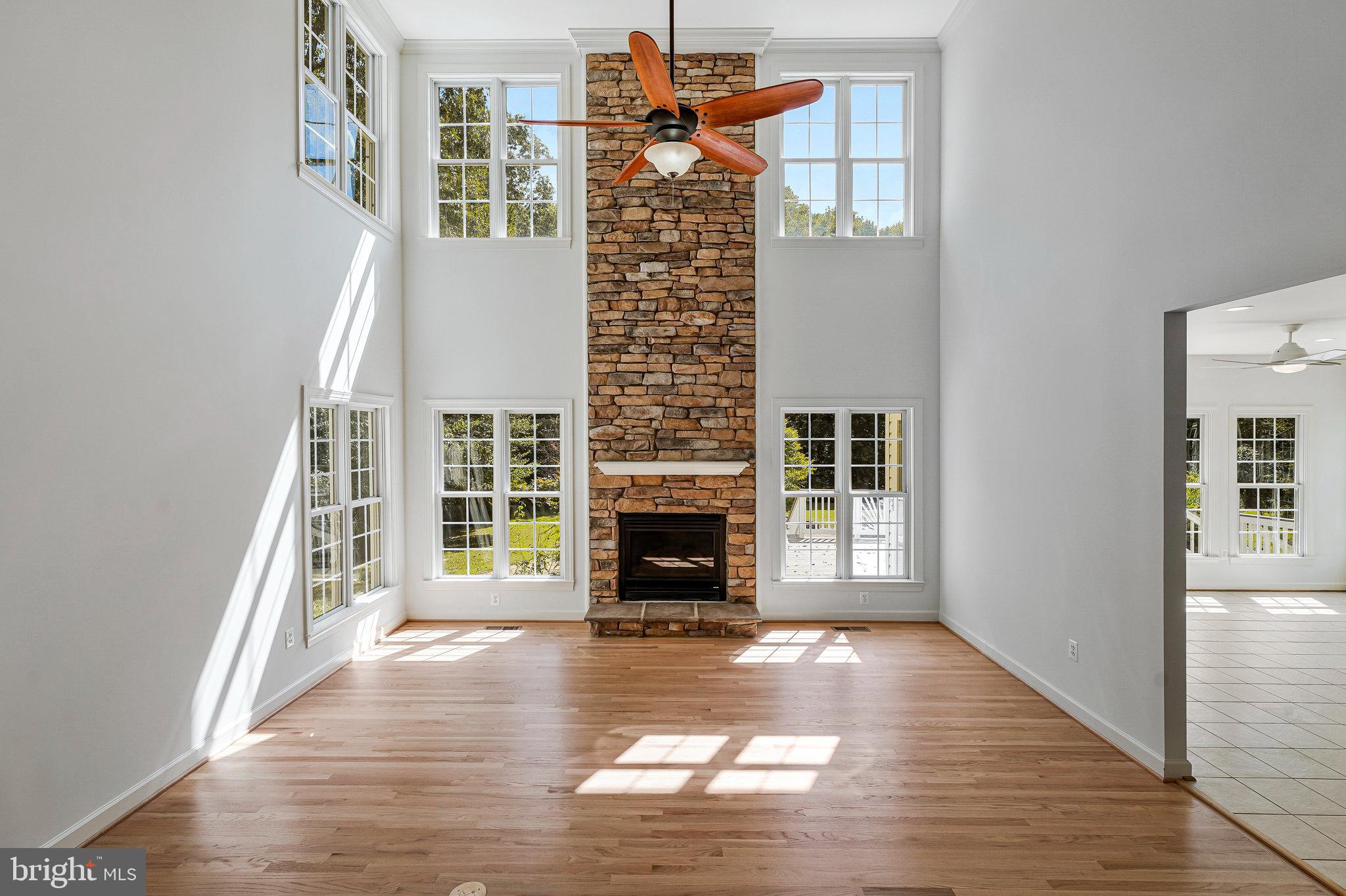 PALISADES POINTE - Residential