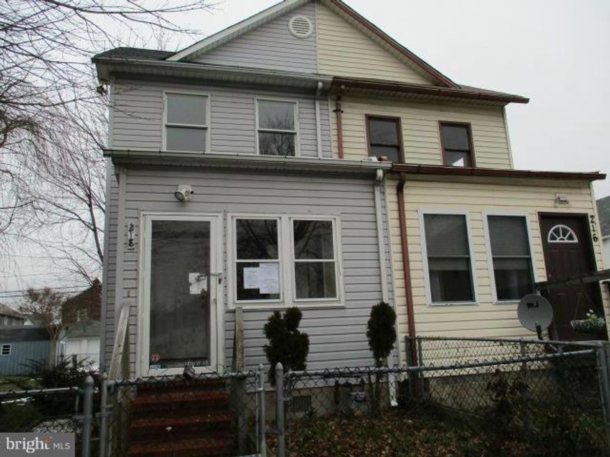 Saint Helena offers spacious duplex with enclosed front and rear porches. Huge fully fenced yard on double lot with shed.Multiple car parking pad in rear. Open floor plan on main level. Upgrades in the past to include kitchen, bath & windows. Separate dining area and kitchen has table space. Laundry area off kitchen with storage space. Upper level has three bedrooms &  full bath. Full  basement.