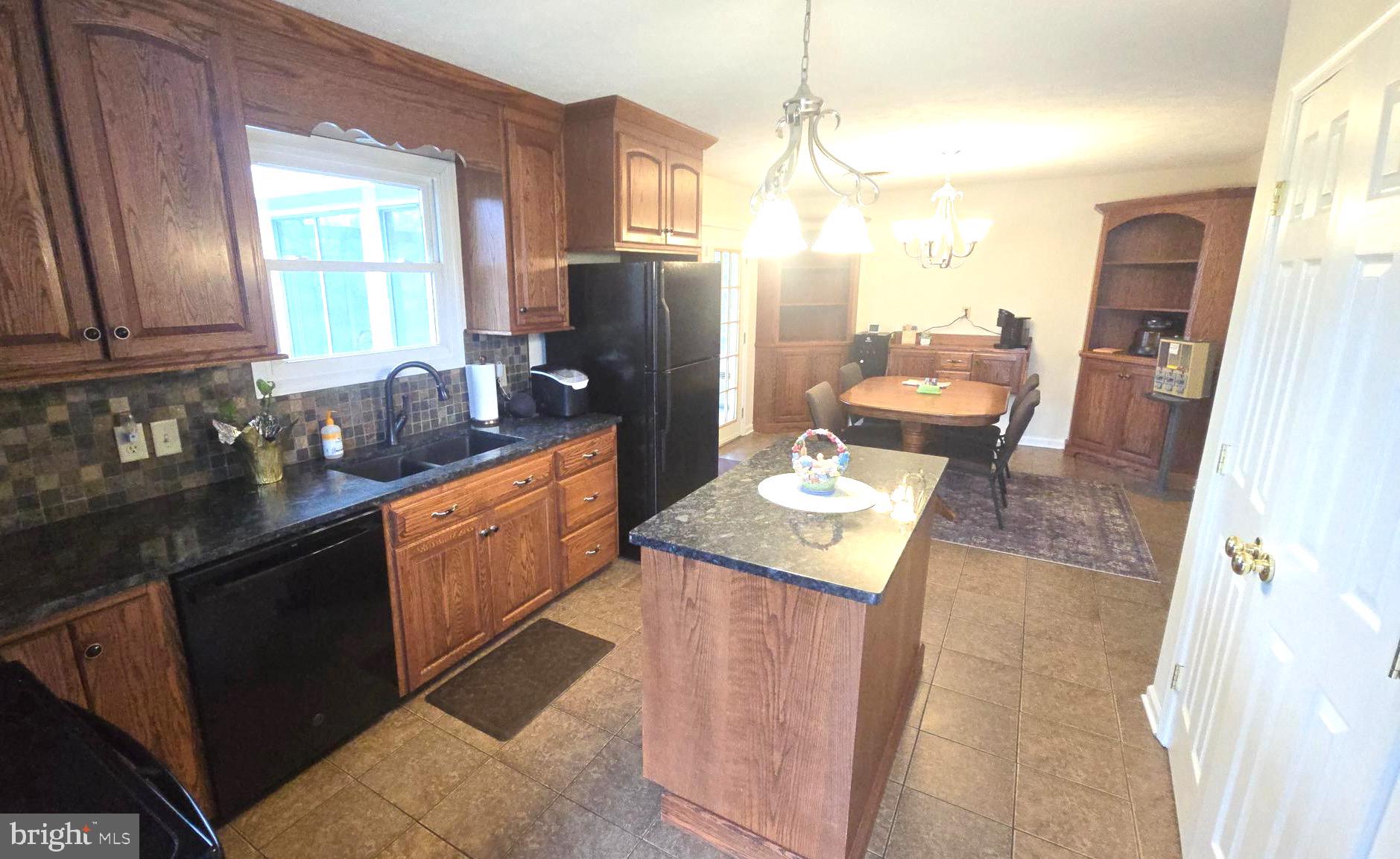 MARLOWE COUNTRY ESTATES - Residential