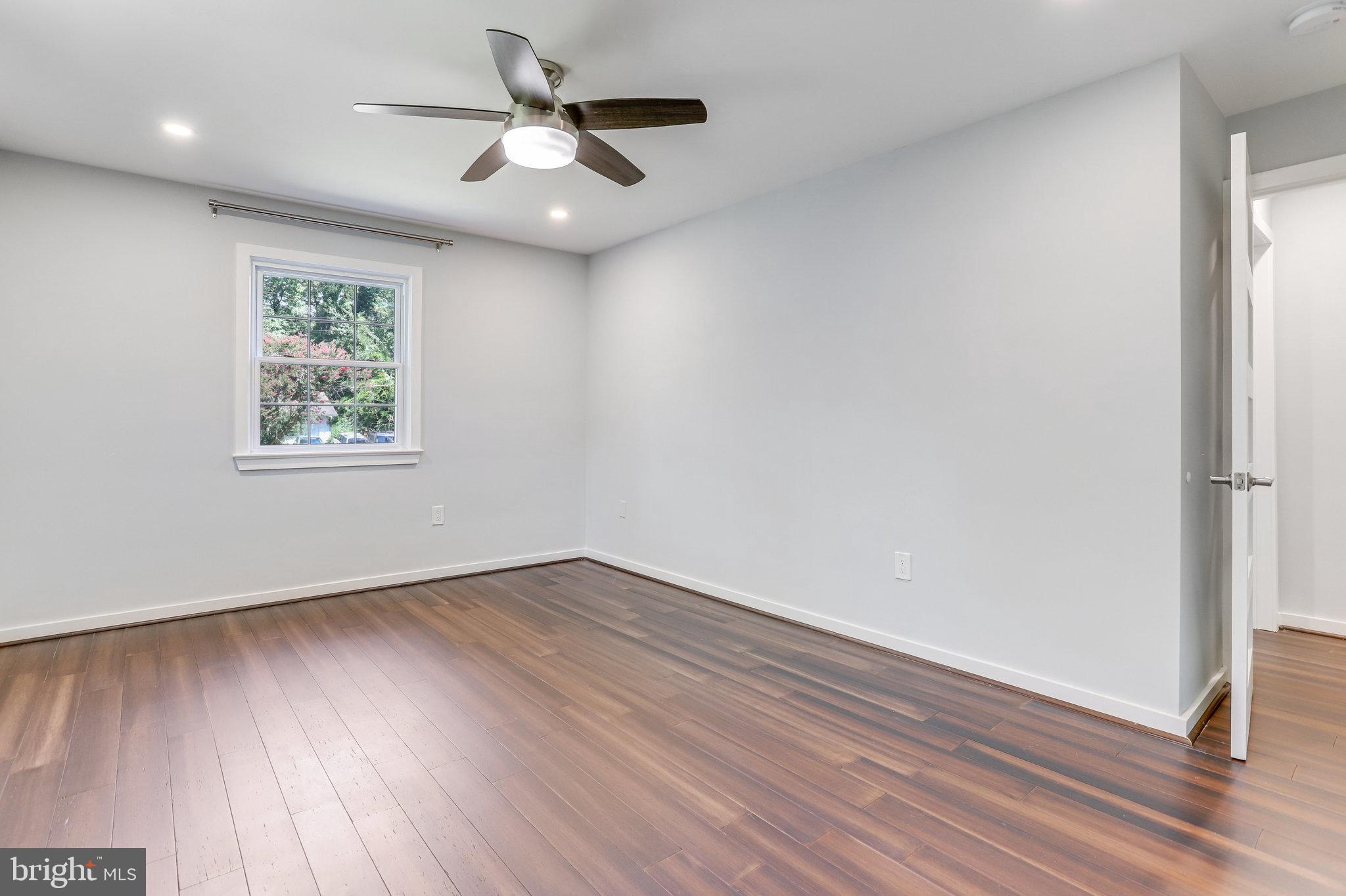 YACHT HAVEN ESTATES - Residential