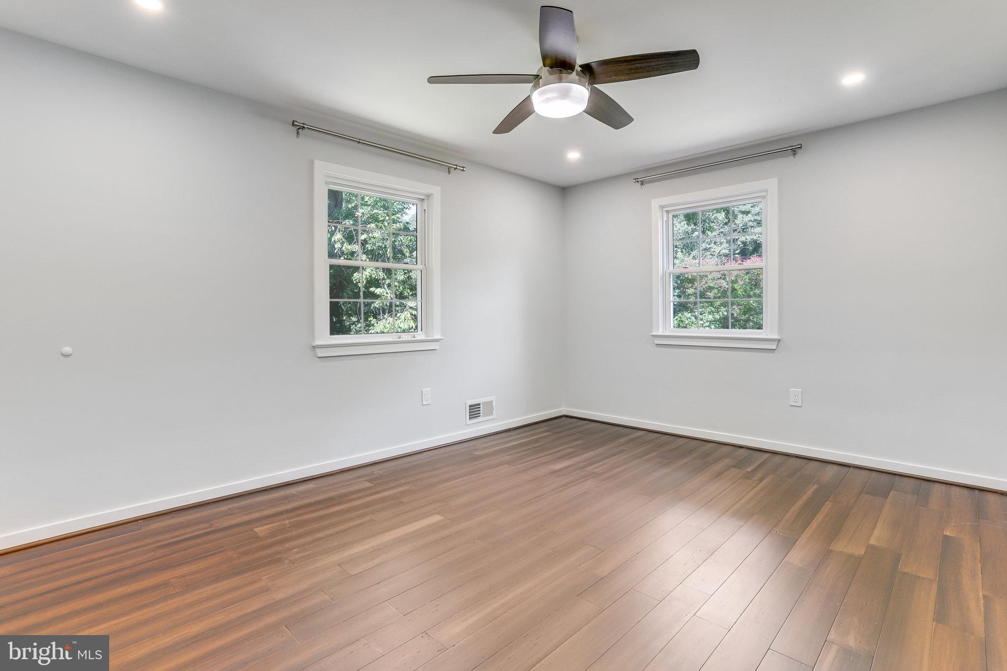 YACHT HAVEN ESTATES - Residential