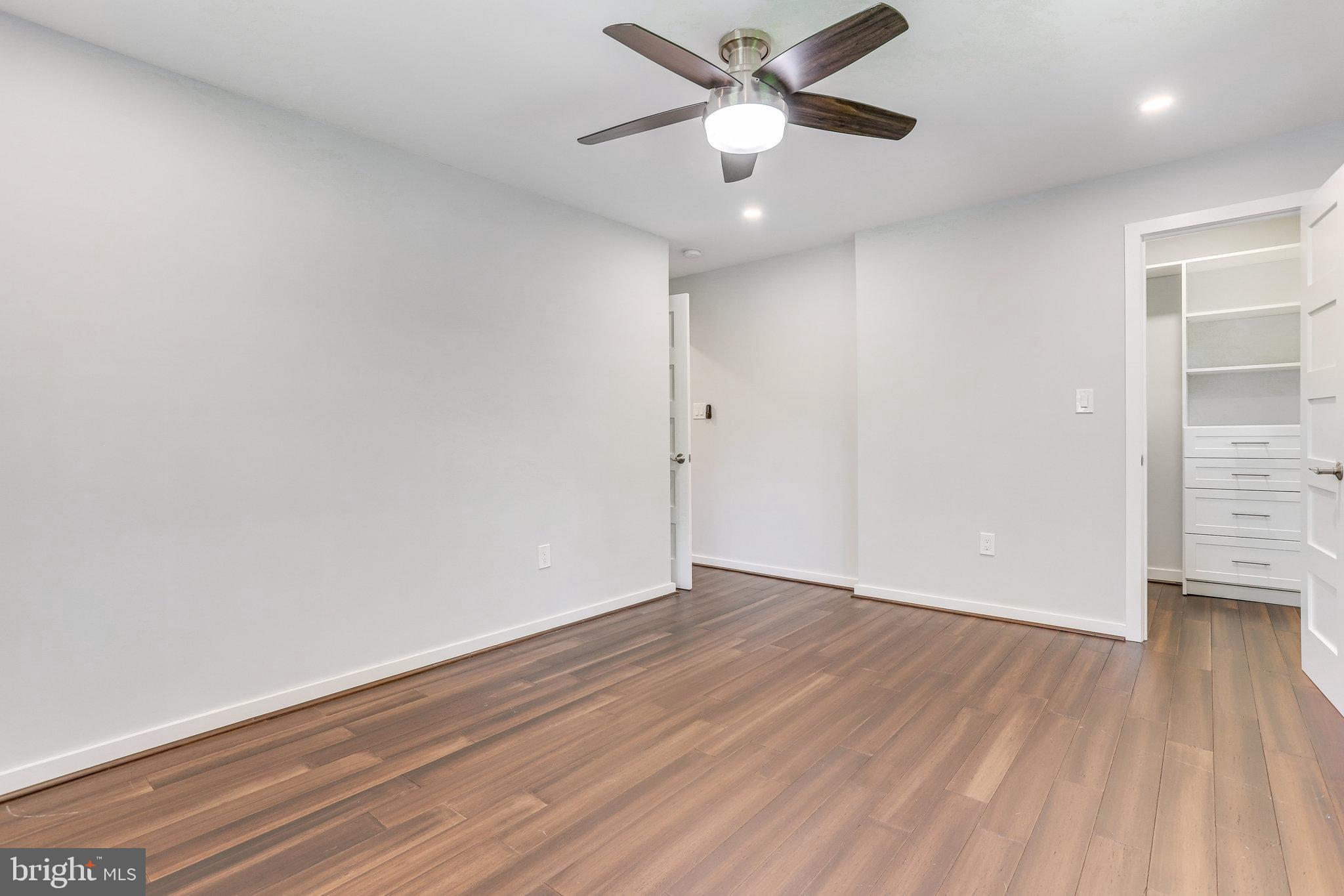 YACHT HAVEN ESTATES - Residential