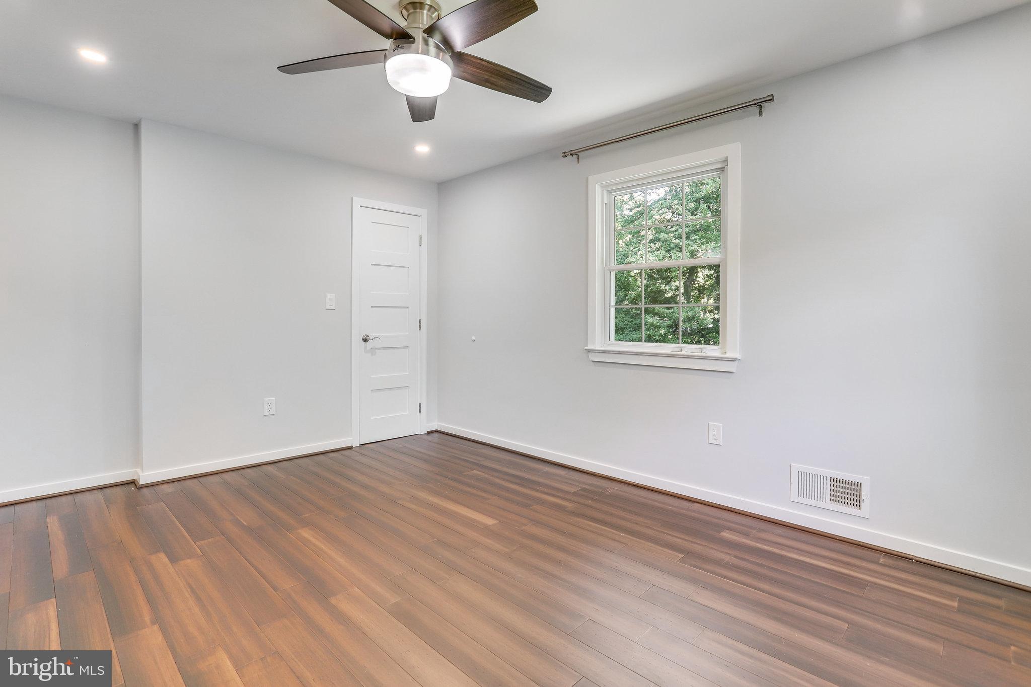 YACHT HAVEN ESTATES - Residential