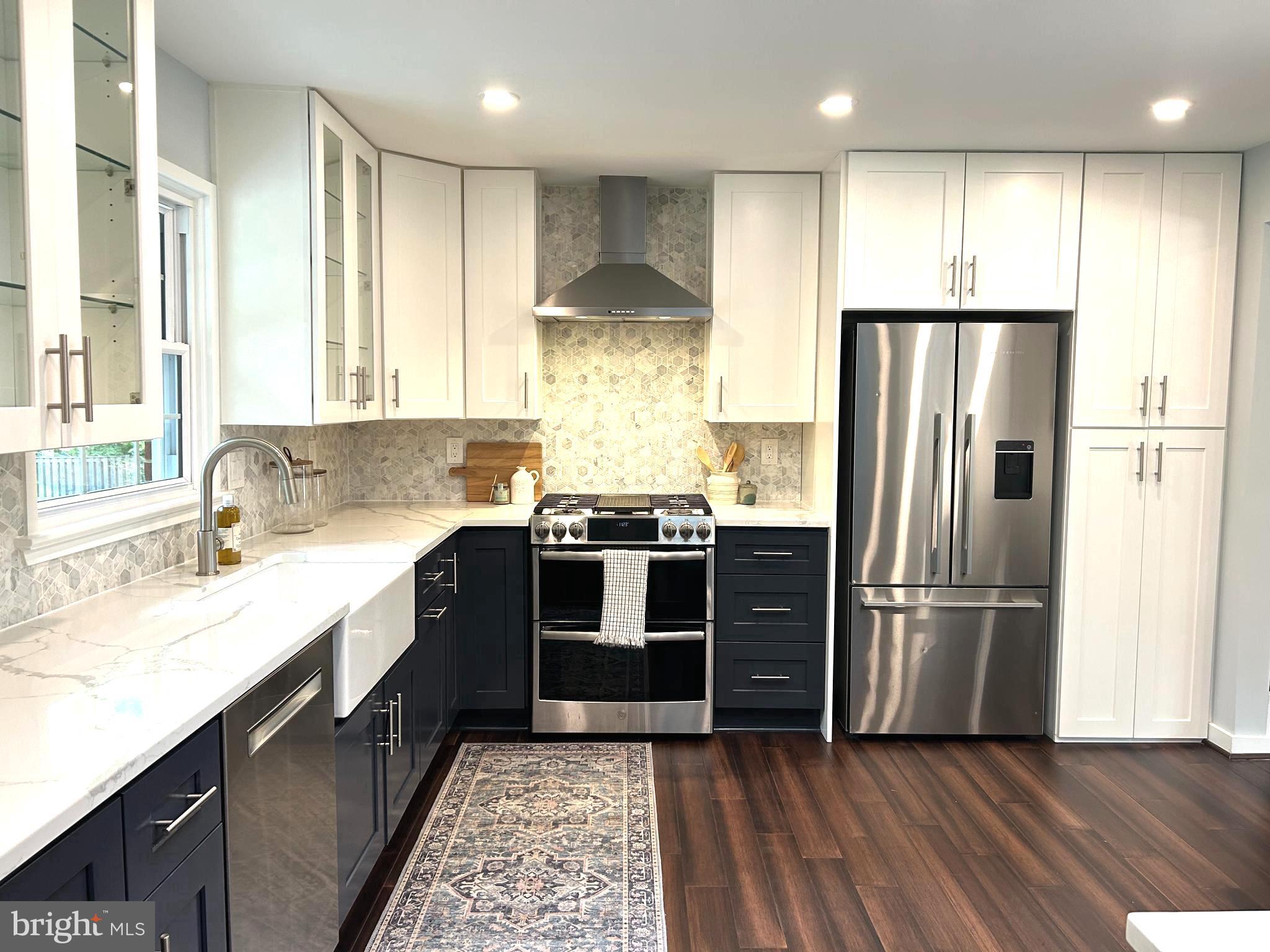 YACHT HAVEN ESTATES - Residential