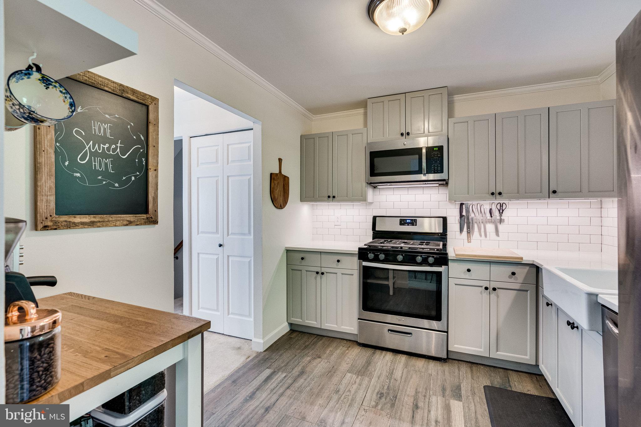 LONDON TOWNE - Residential