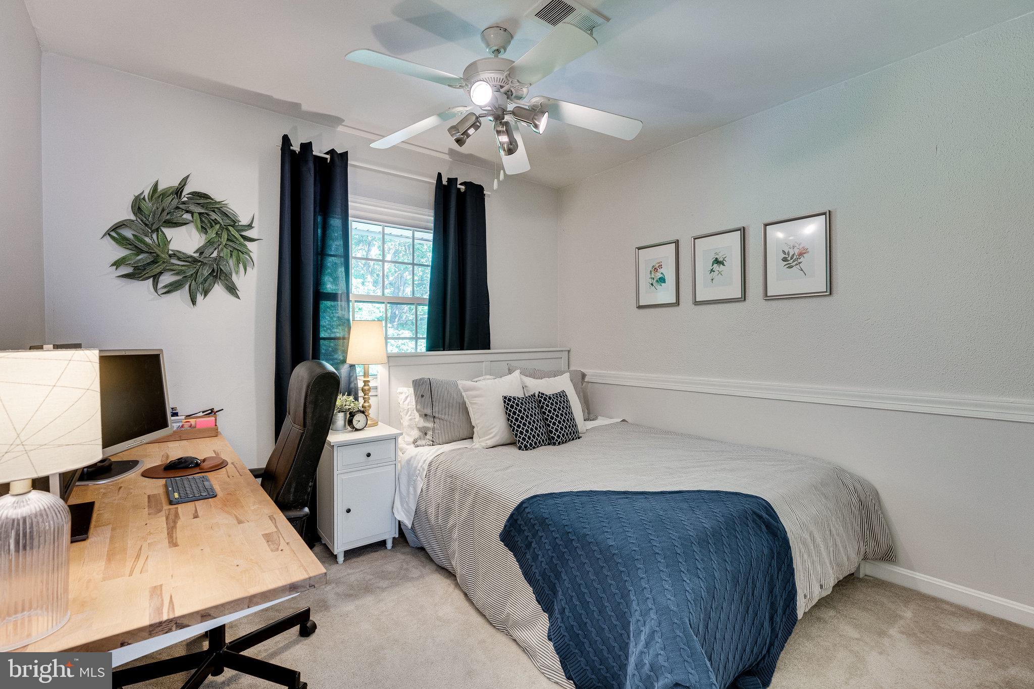 LONDON TOWNE - Residential