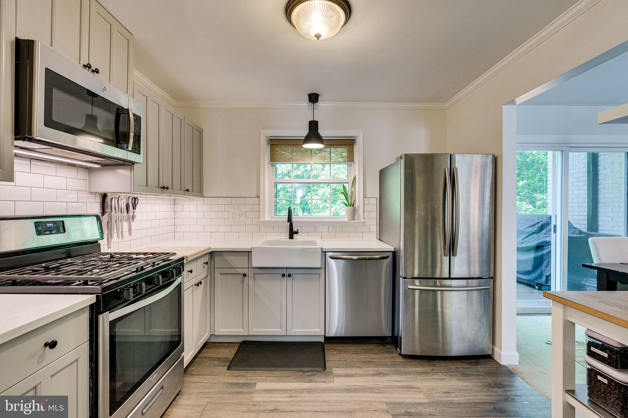 LONDON TOWNE - Residential