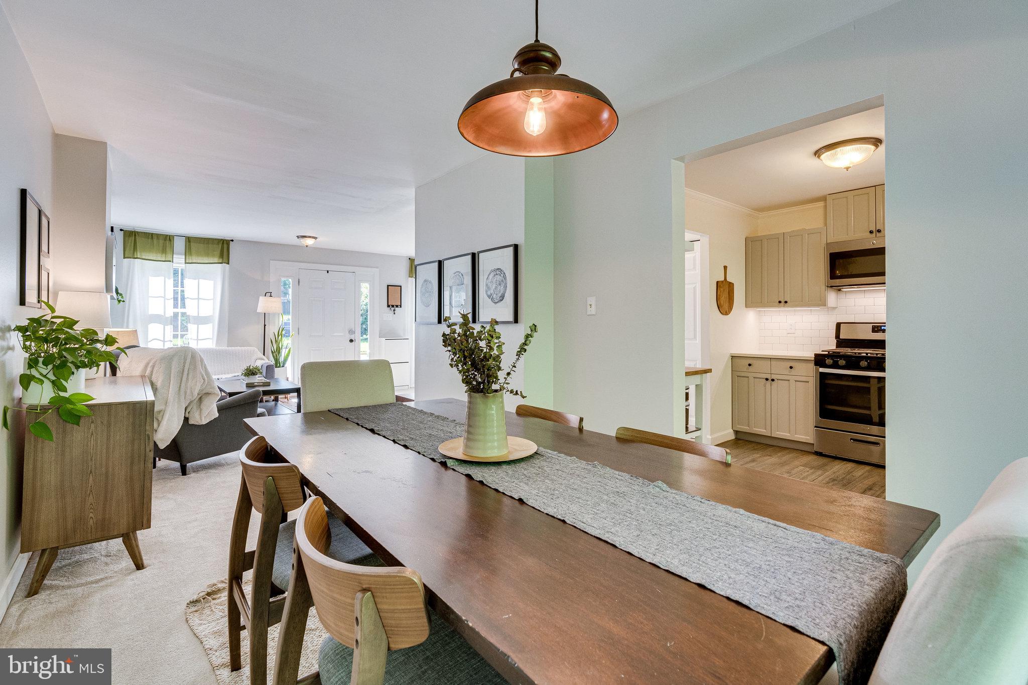 LONDON TOWNE - Residential