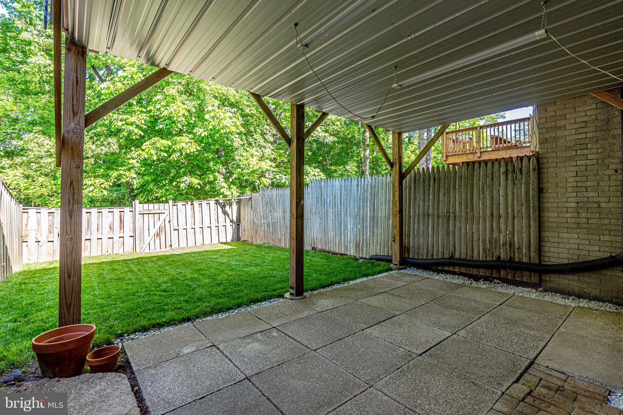 LONDON TOWNE - Residential