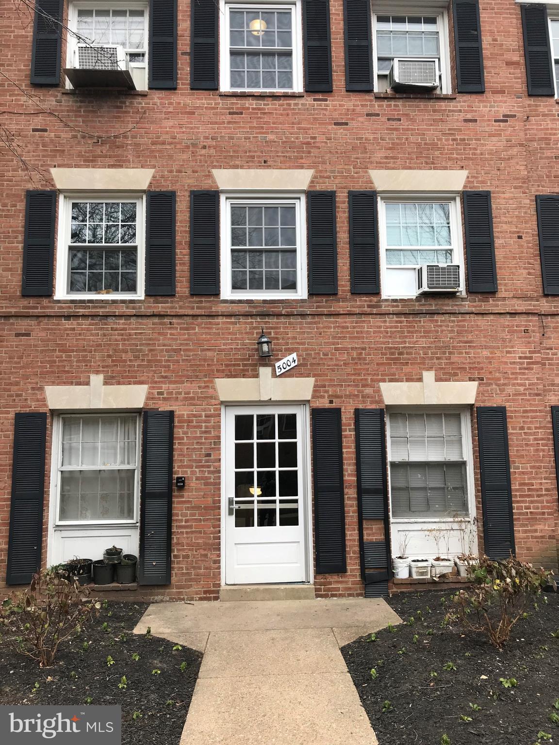 FREDERICK COURTS - Residential