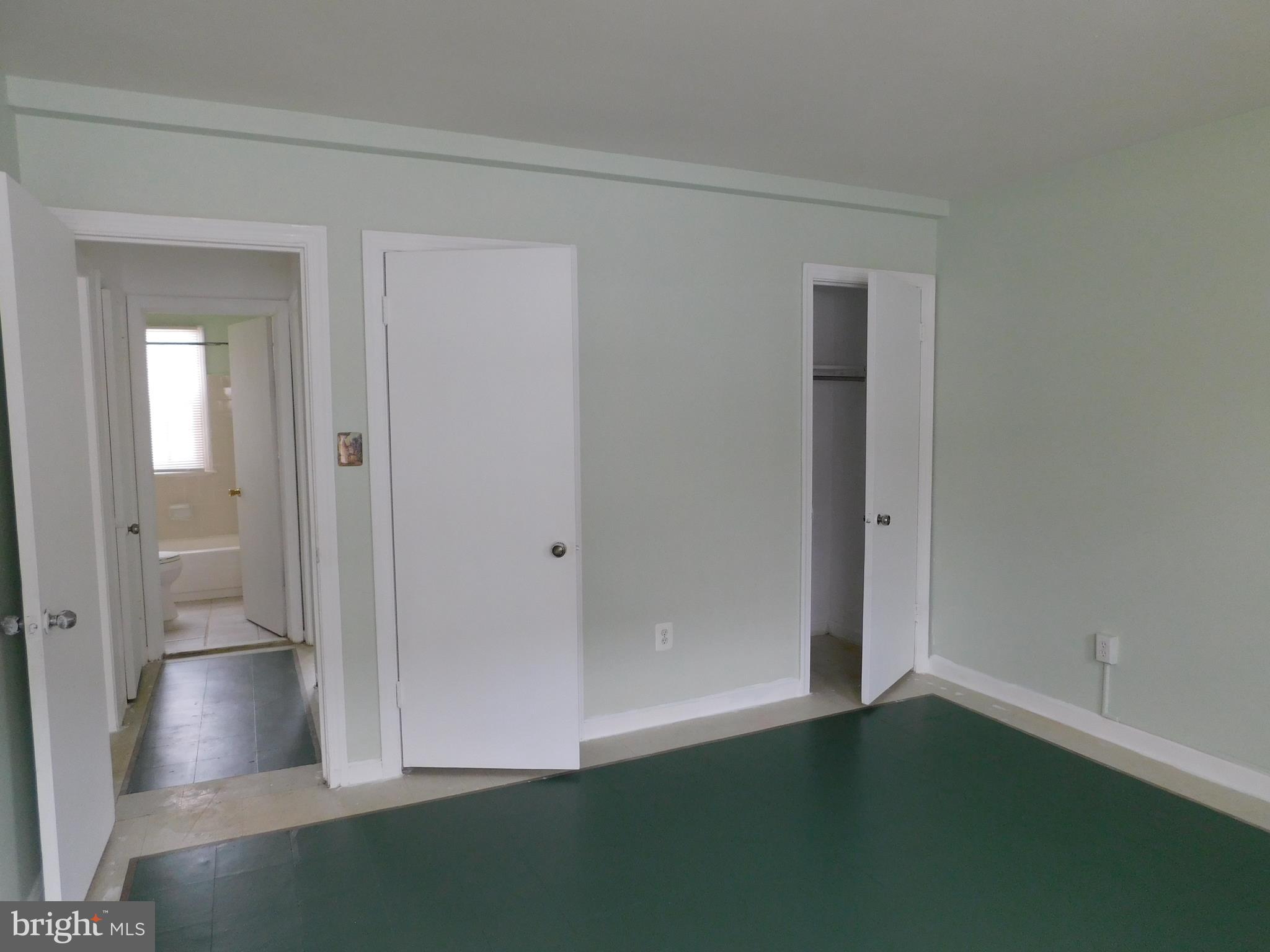 FREDERICK COURTS - Residential