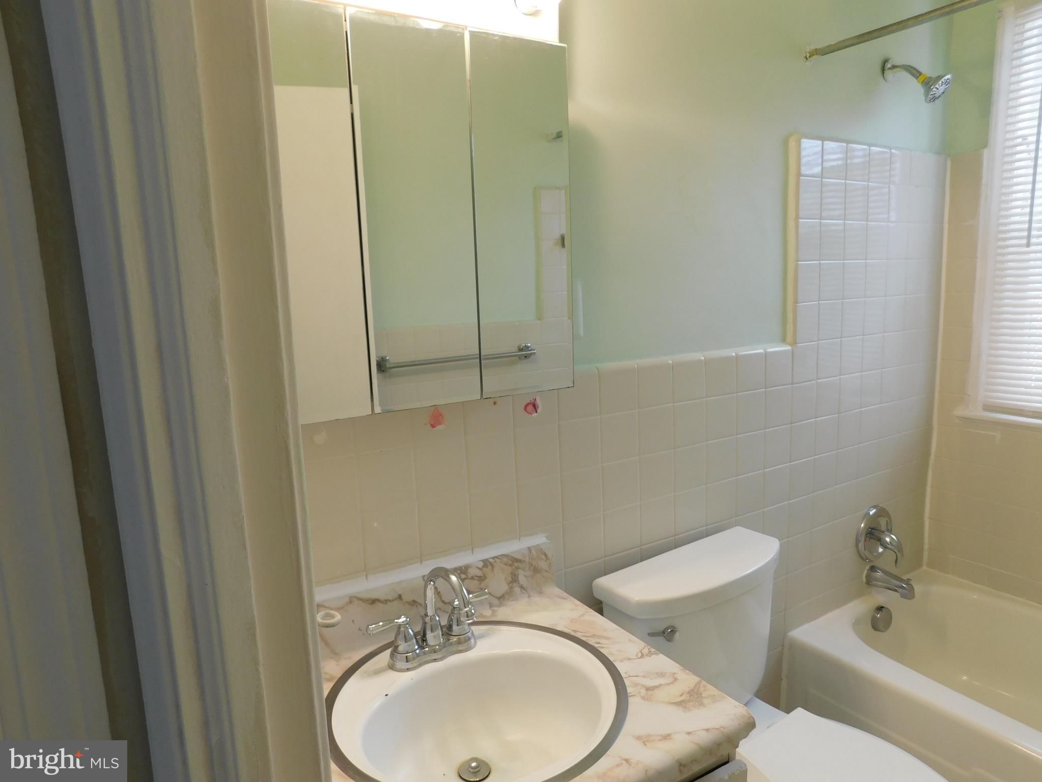 FREDERICK COURTS - Residential