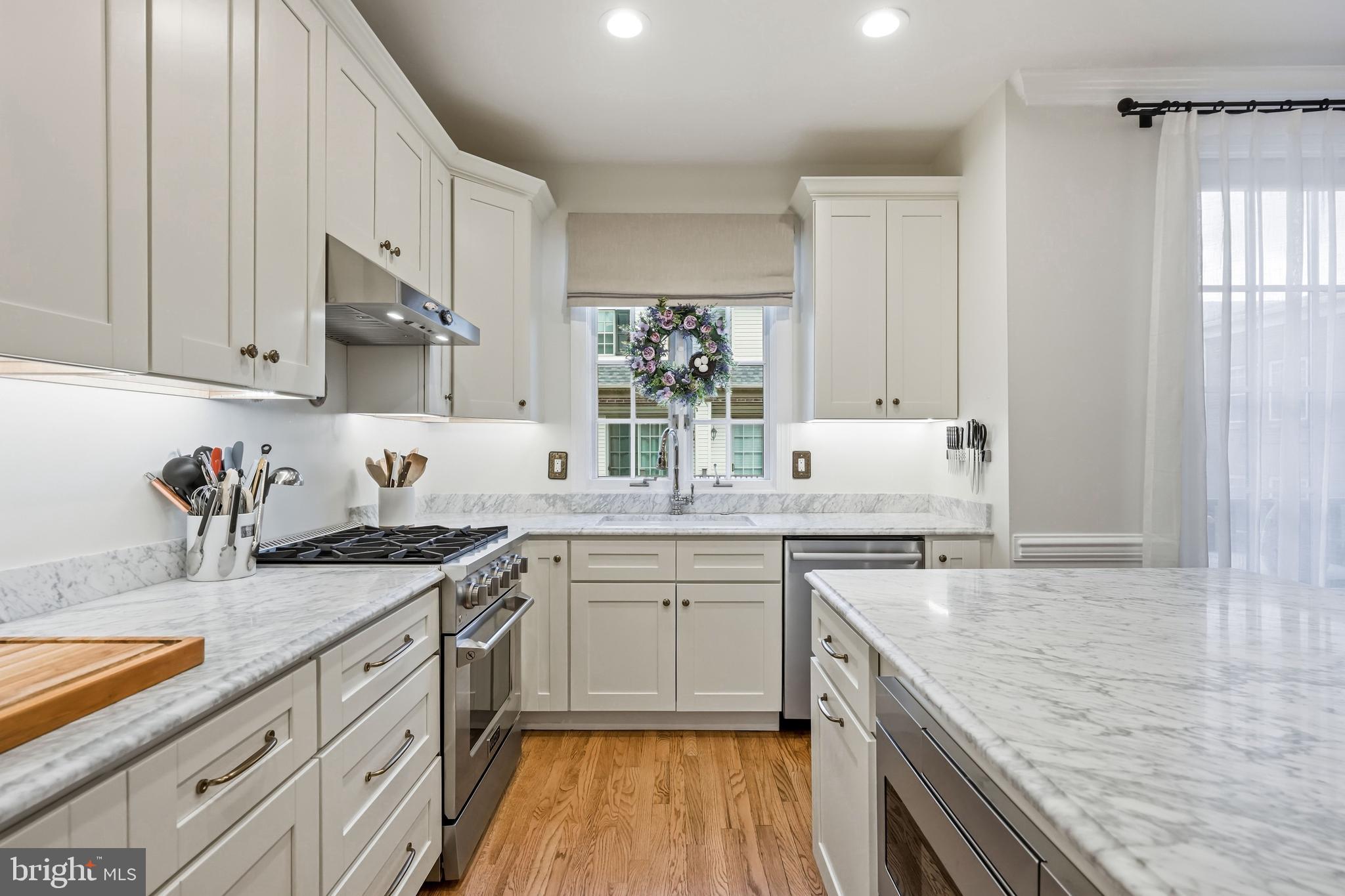 8 WASHINGTON AVENUE