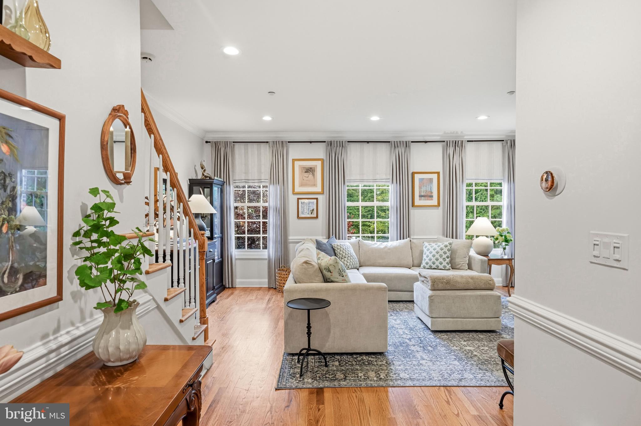8 WASHINGTON AVENUE
