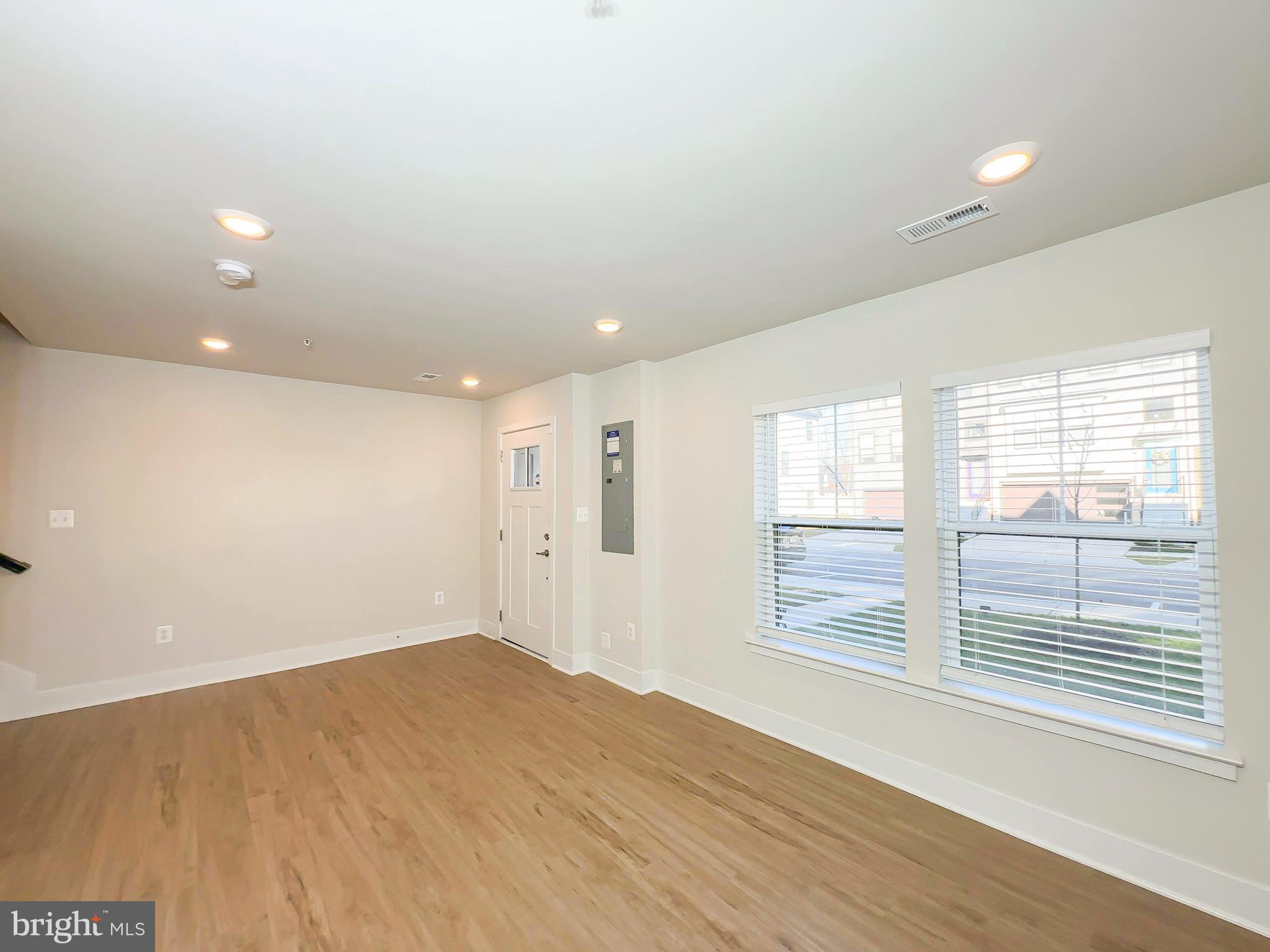 TANYARD SHORES - Residential